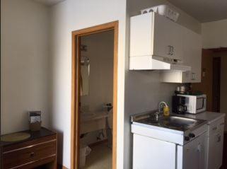 Macklin Motor Inn view 5