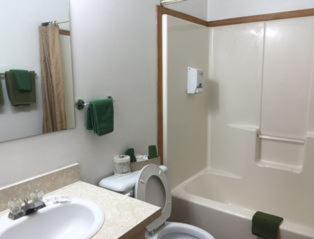 Macklin Motor Inn view 4