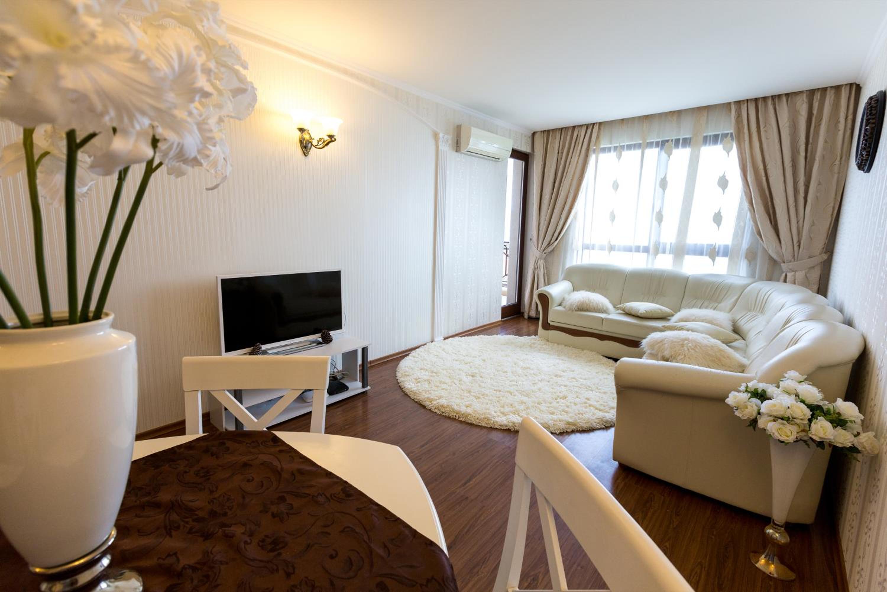 Europroperties Sirena Apartaments
