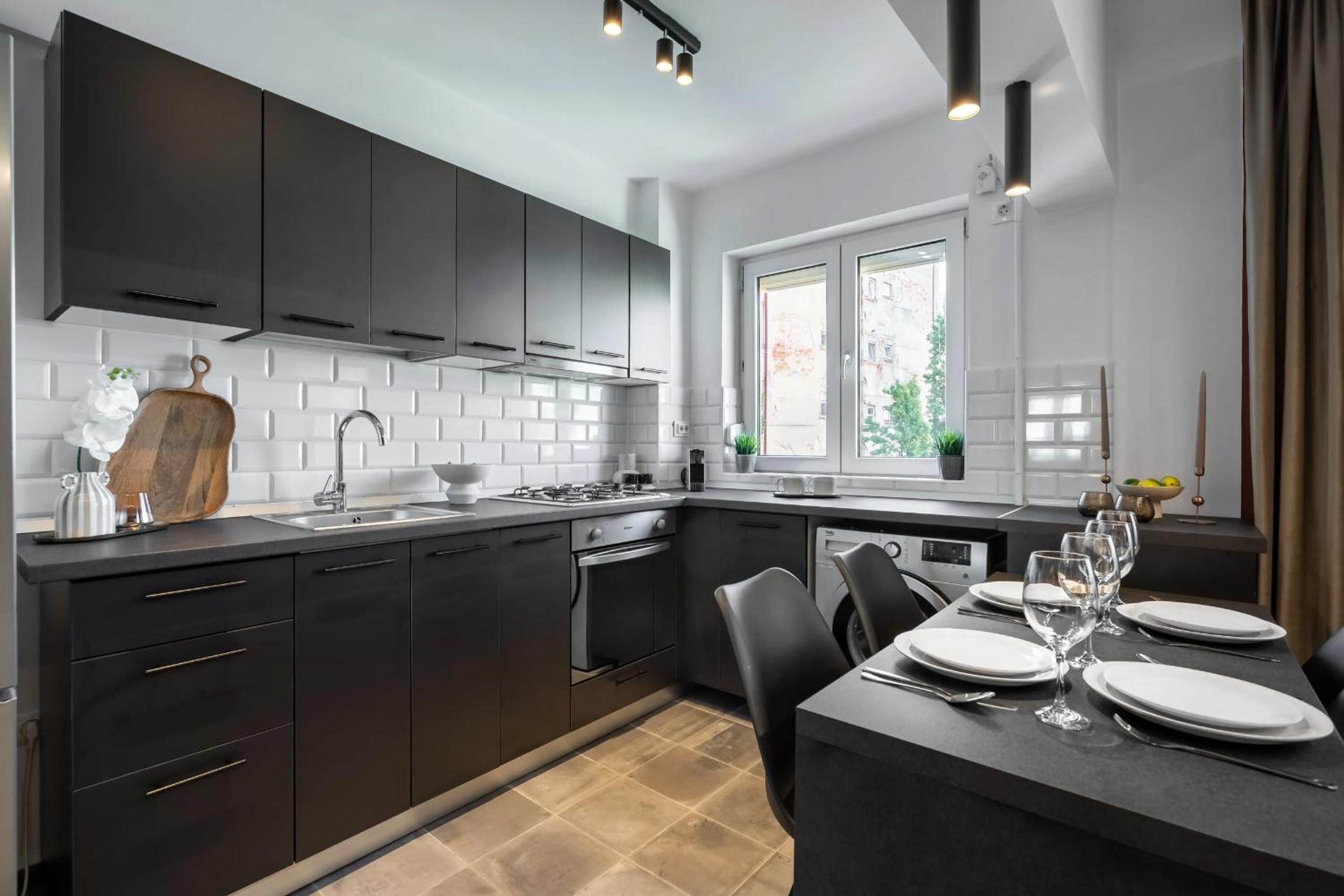 Artful & Light-Filled 2BR on Calea Victoriei - Prime Central Spot
