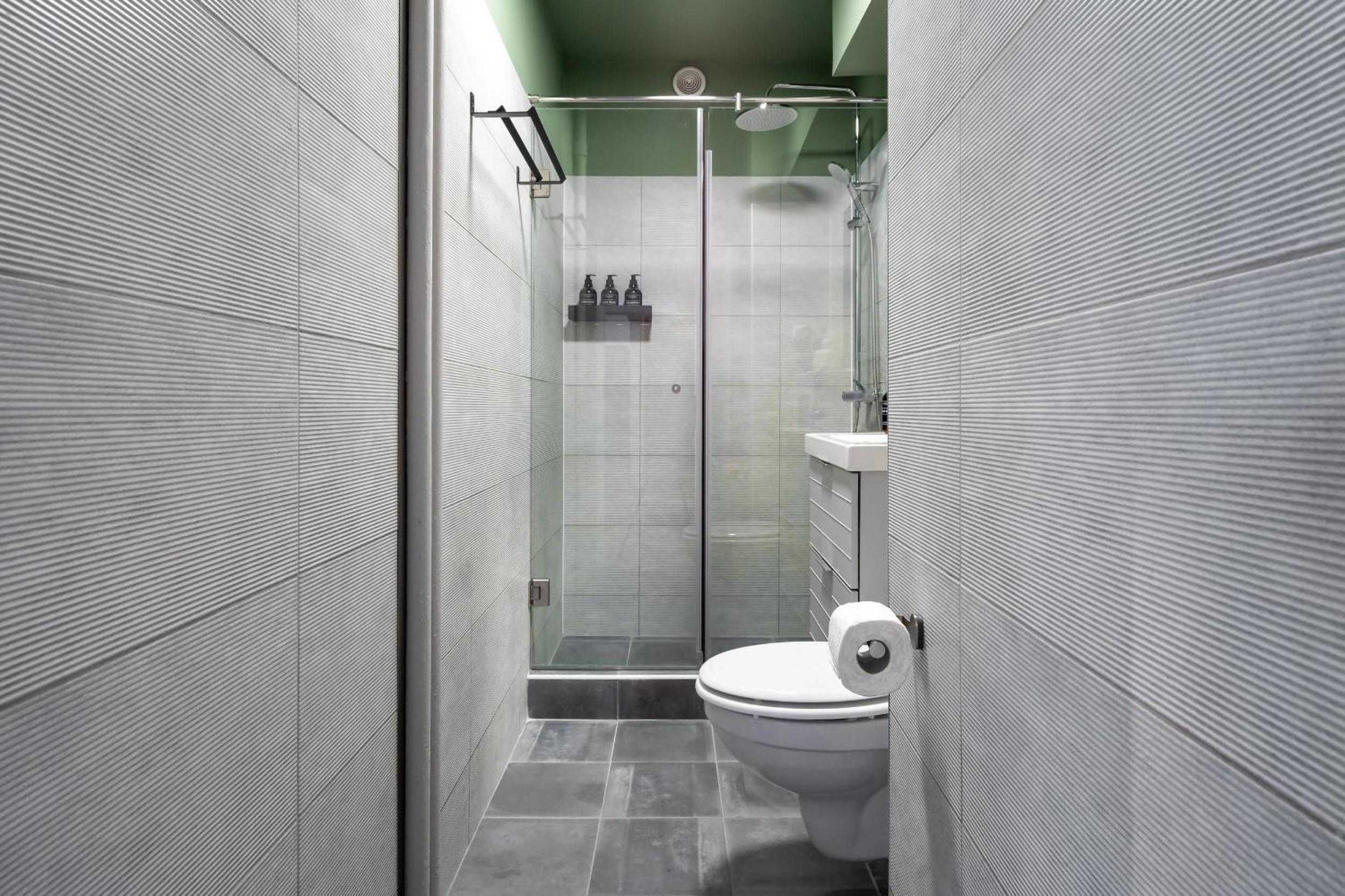Artful & Light-Filled 2BR on Calea Victoriei - Prime Central Spot