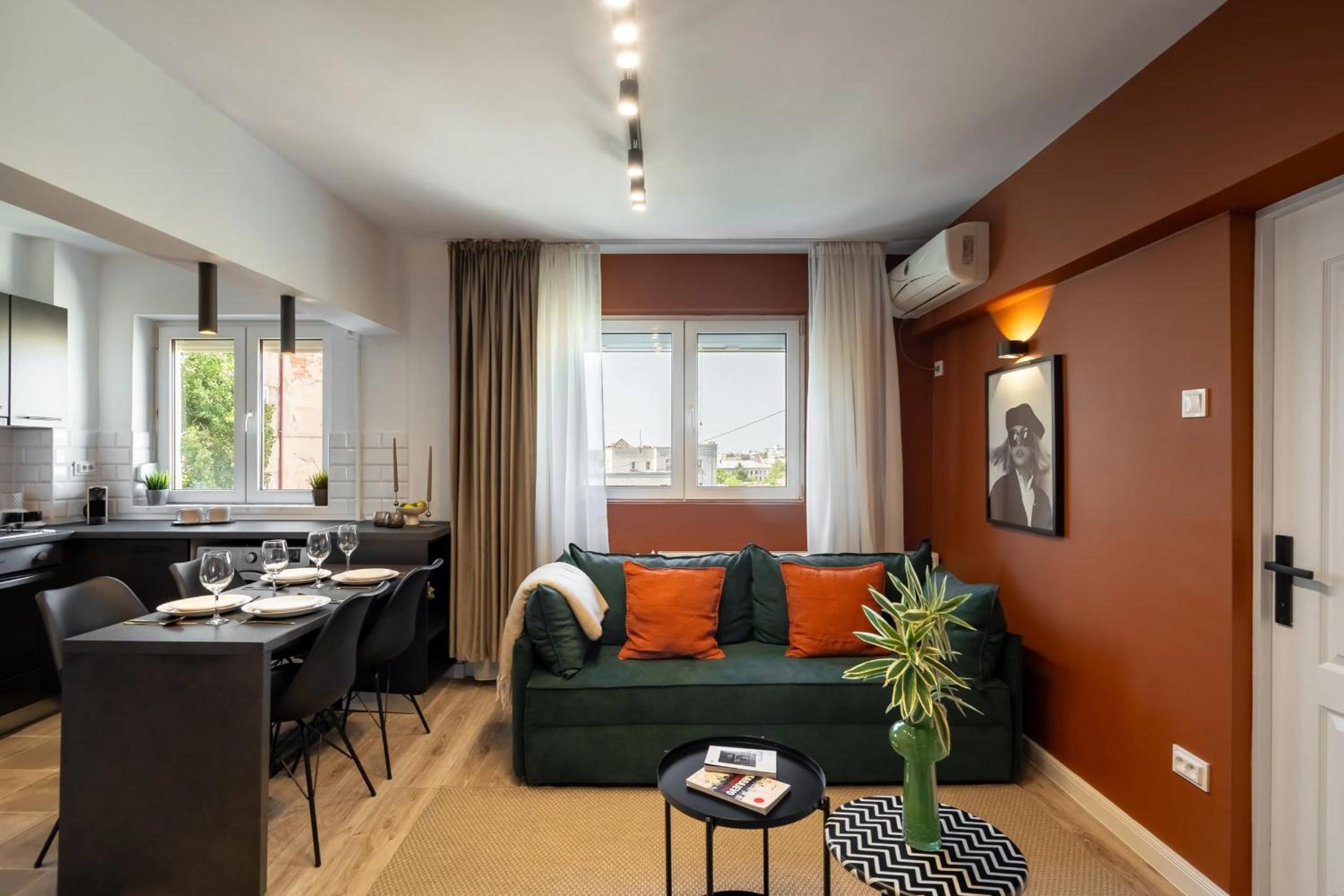 Artful & Light-Filled 2BR on Calea Victoriei - Prime Central Spot