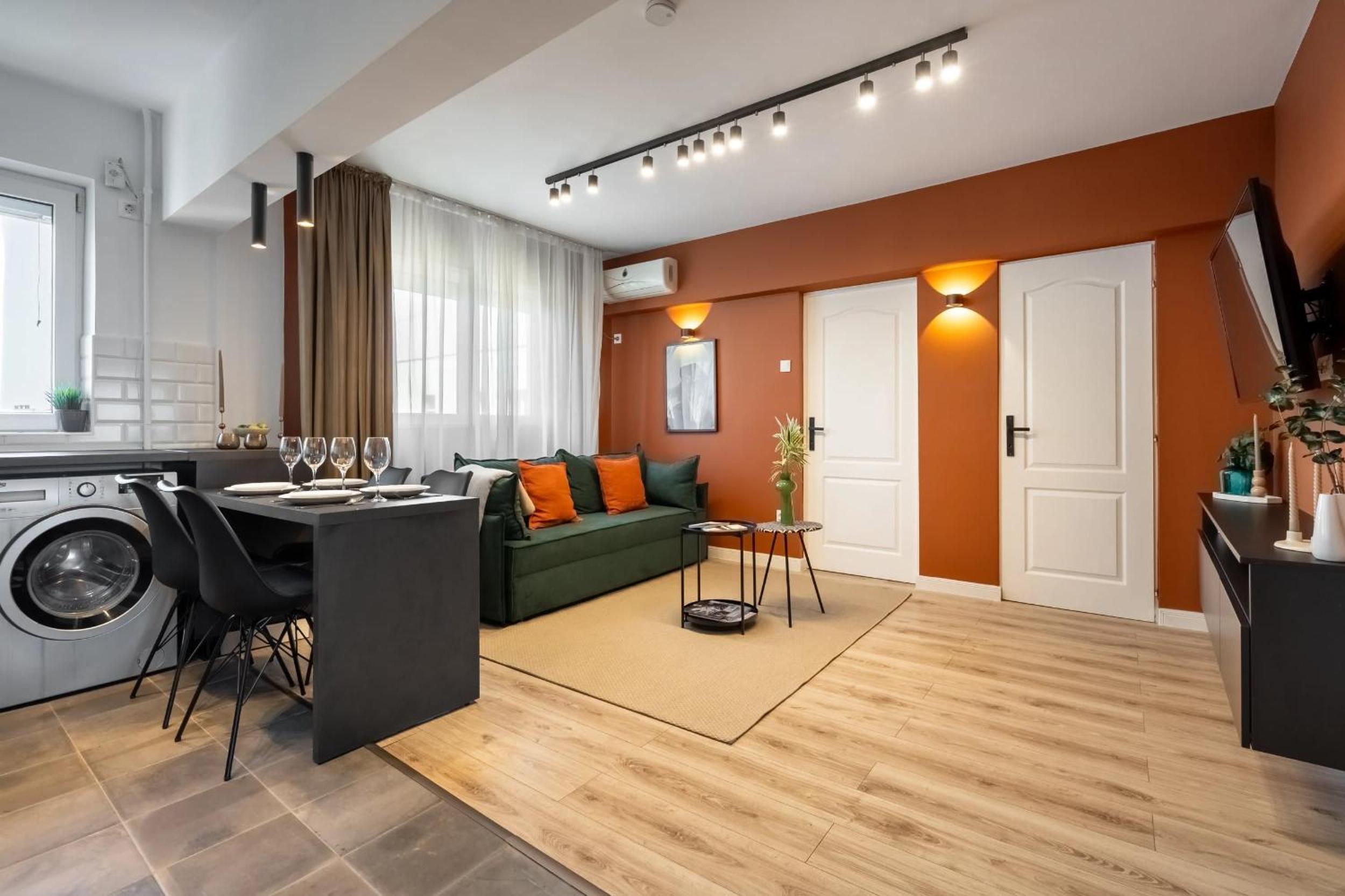 Artful & Light-Filled 2BR on Calea Victoriei - Prime Central Spot