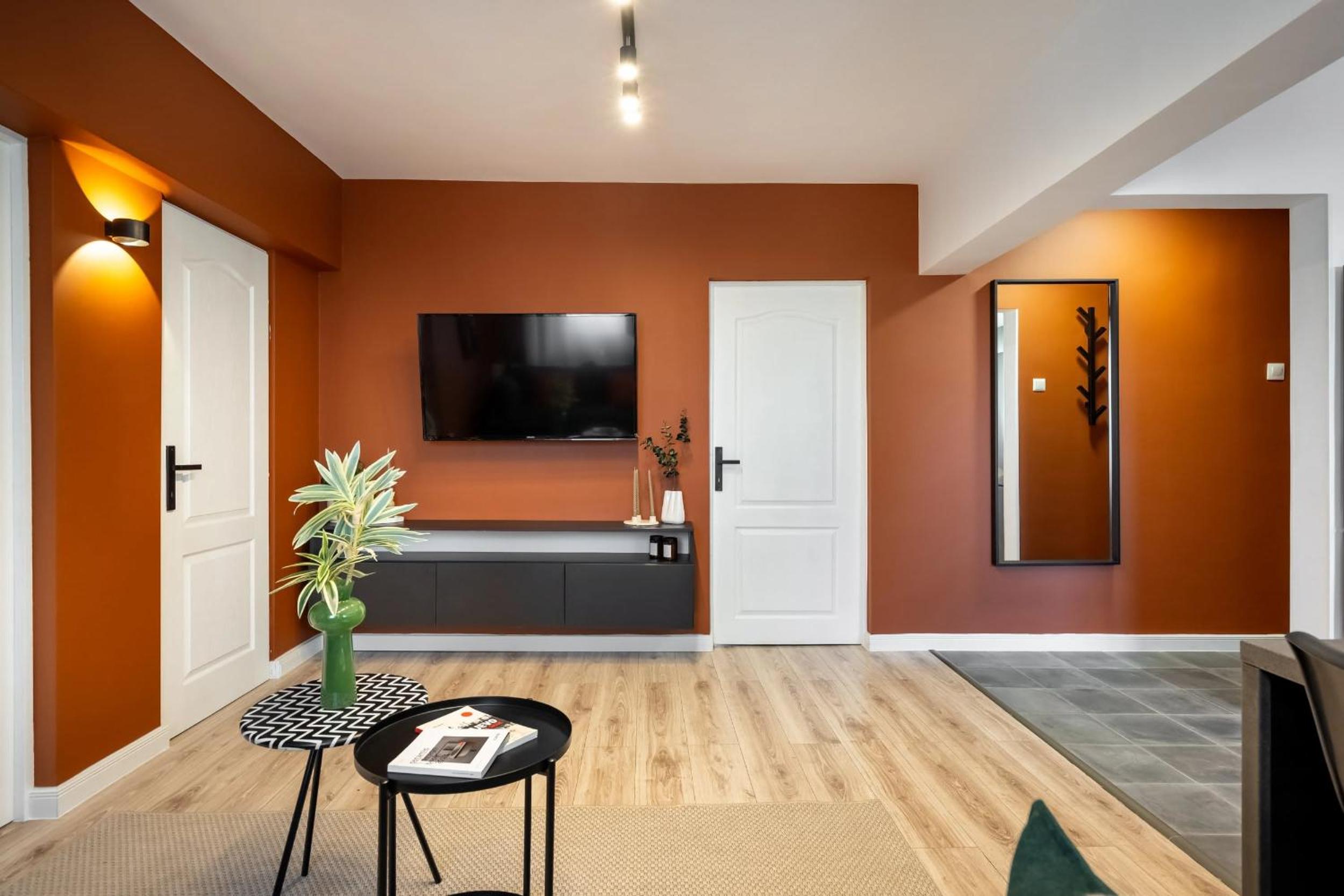 Artful & Light-Filled 2BR on Calea Victoriei - Prime Central Spot