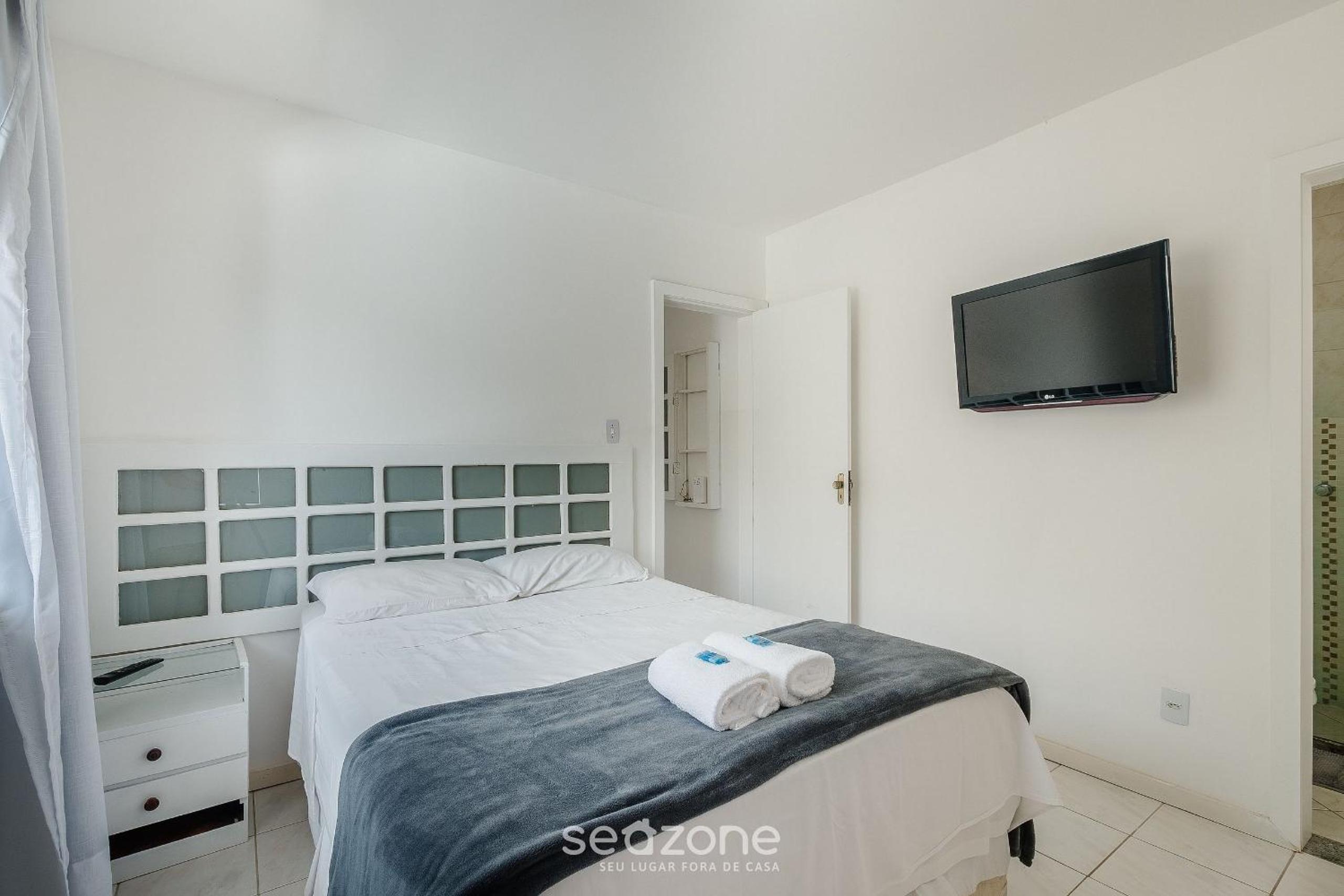 Spacious house w/ pool in Guarajuba CAG0003