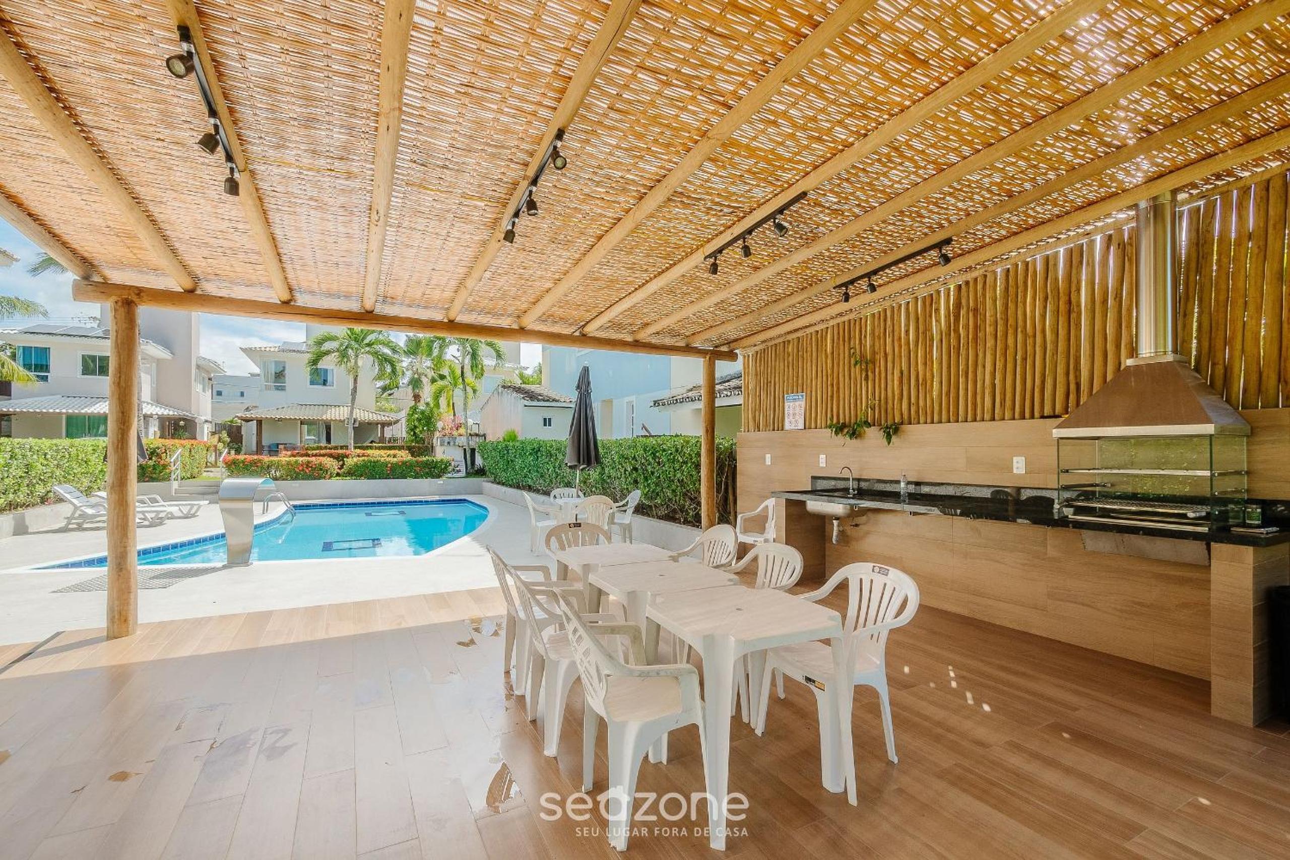 Spacious house w/ pool in Guarajuba CAG0003
