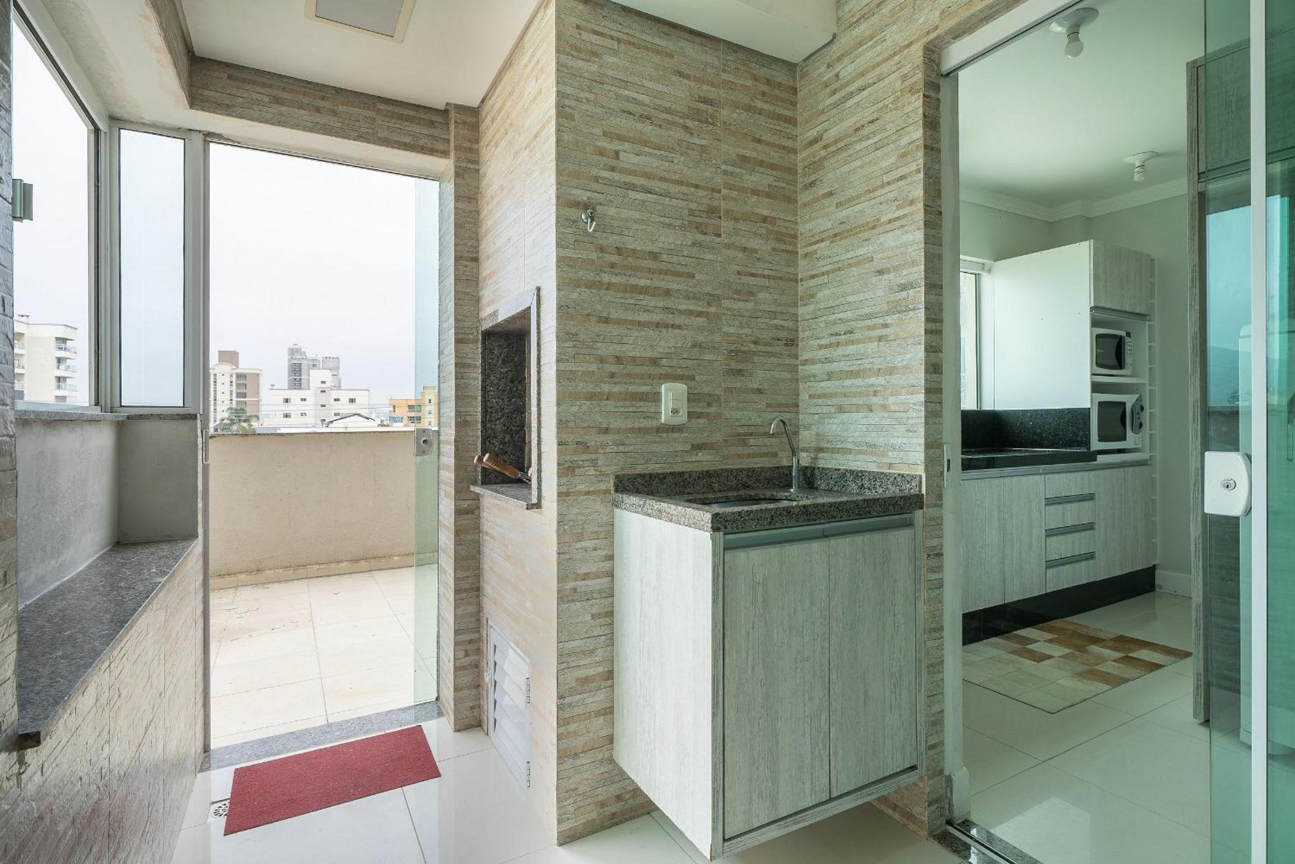 Apartment w/ barbecue, close to the beach IBL103