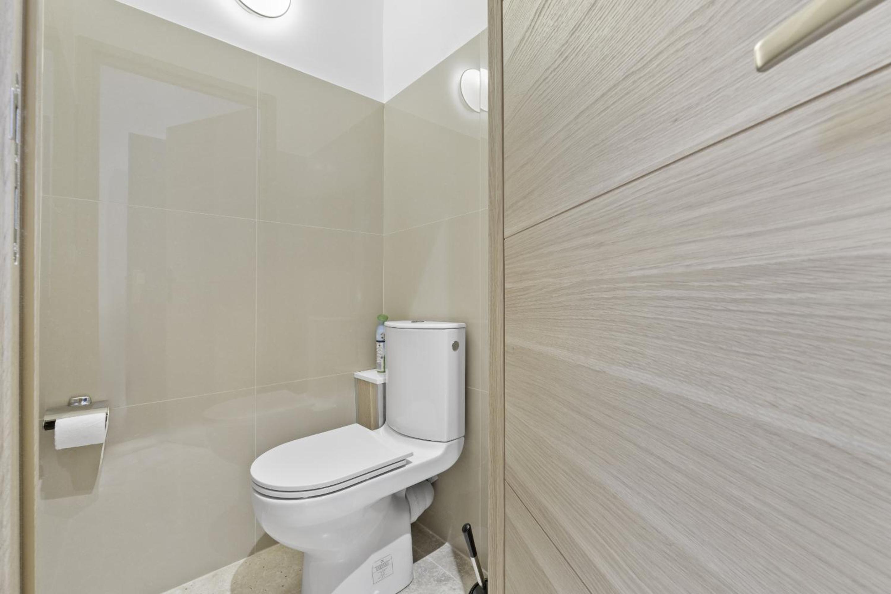2 chambres , 131 rue d'antibes