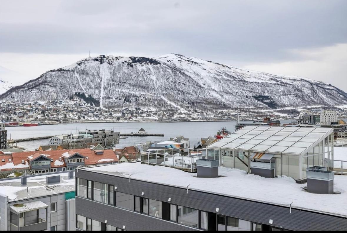 Delicate city apartment with mountain view