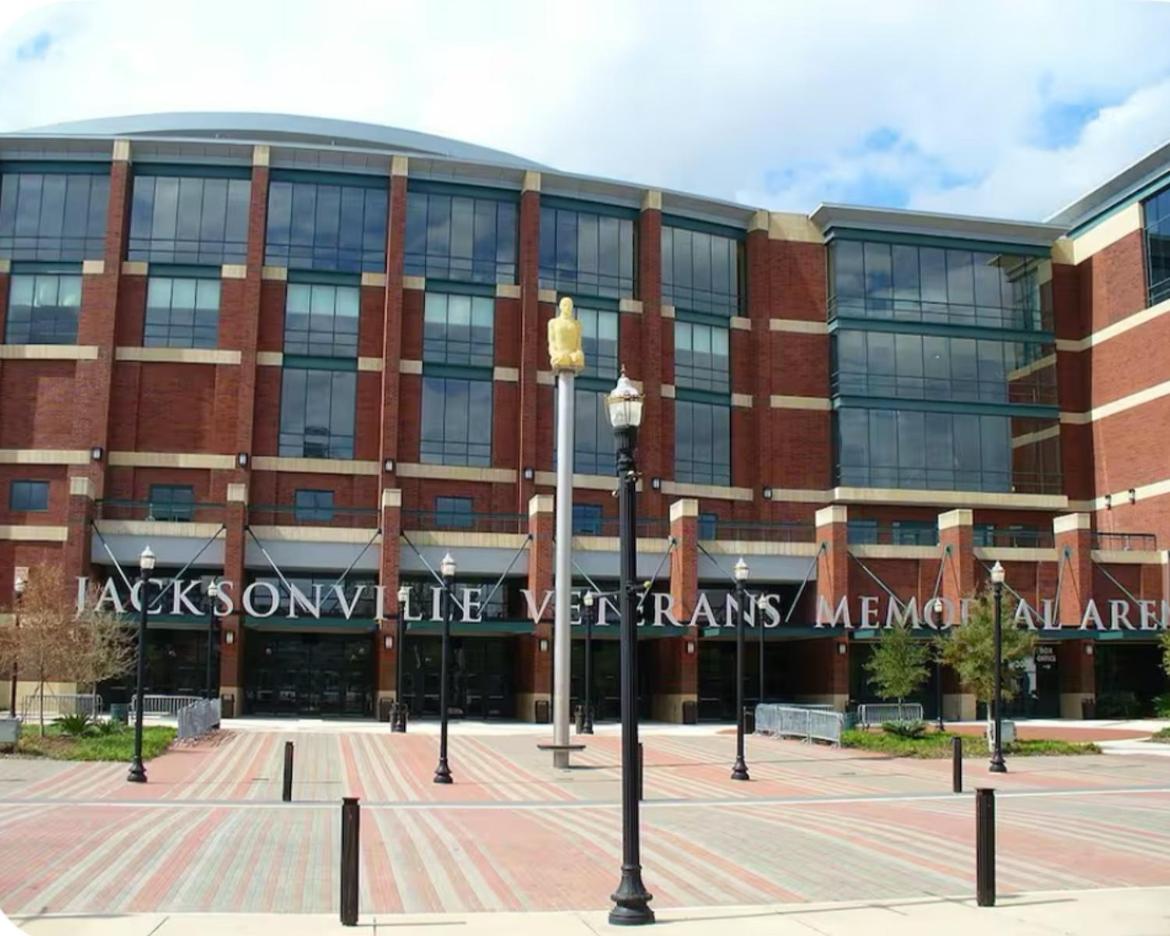 The Duval Den Getaway 2BR near Stadium!