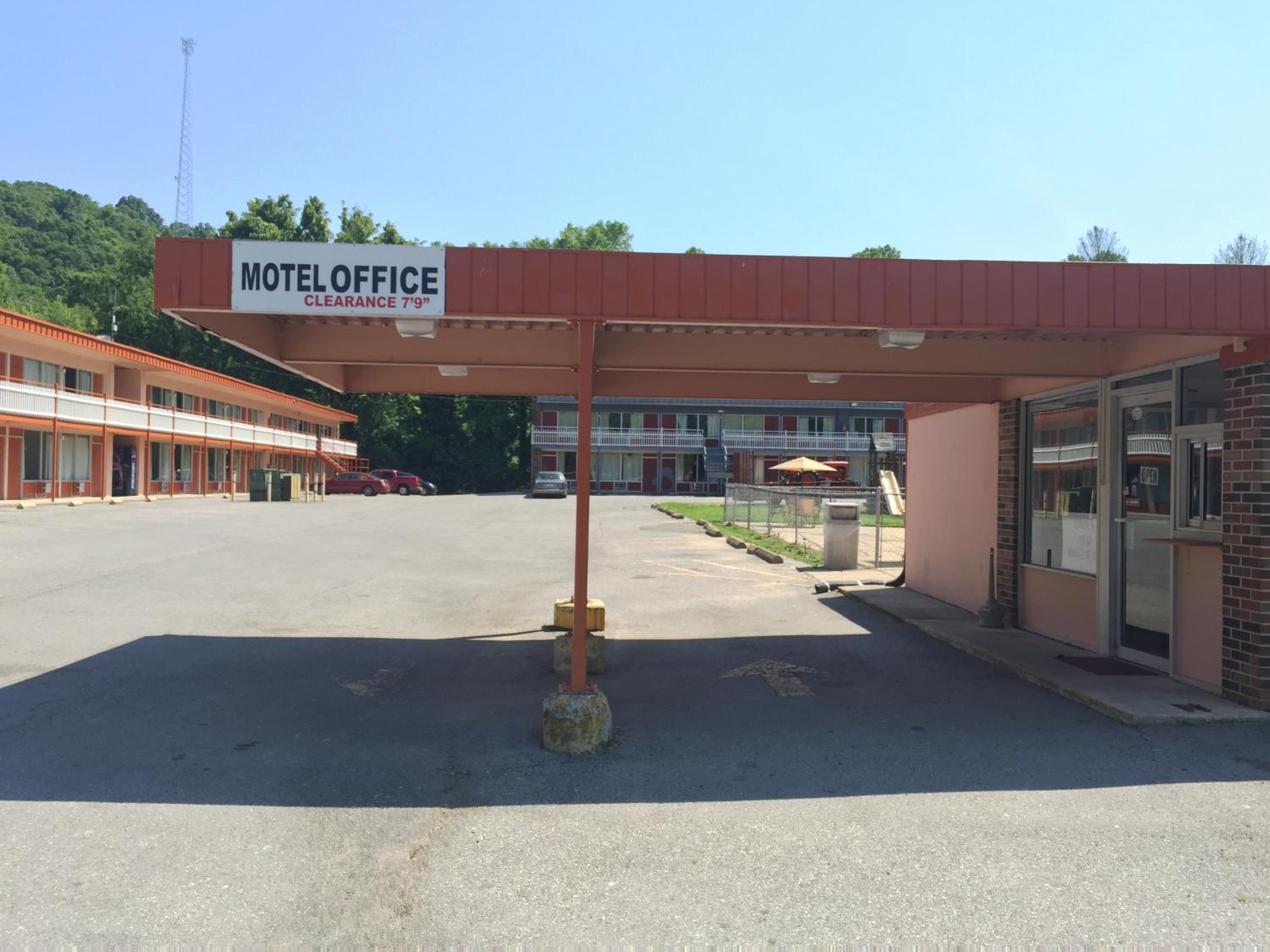 Daniel Boone Motor Inn