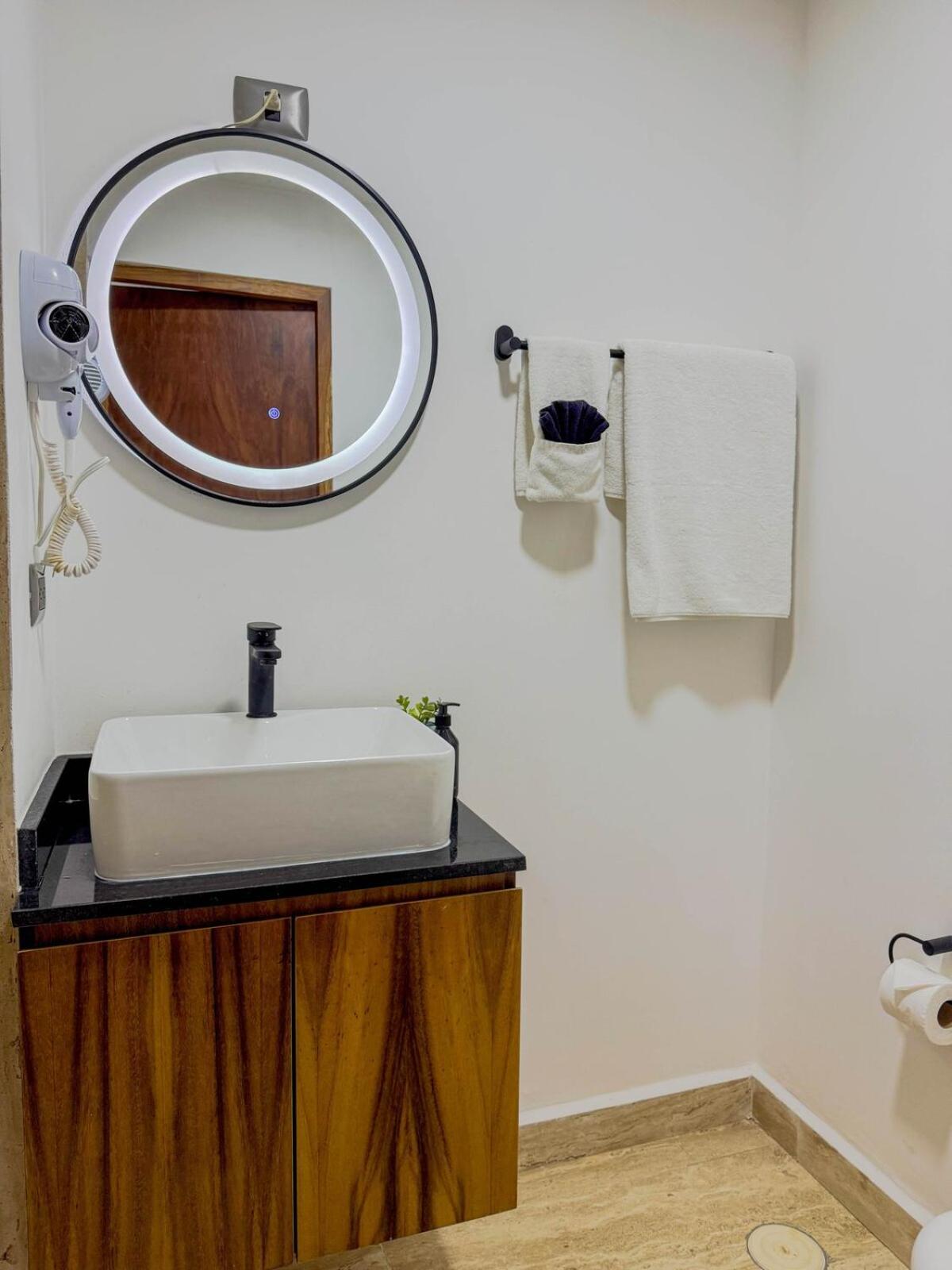 Incredible Studio With Jacuzzi Naia C19