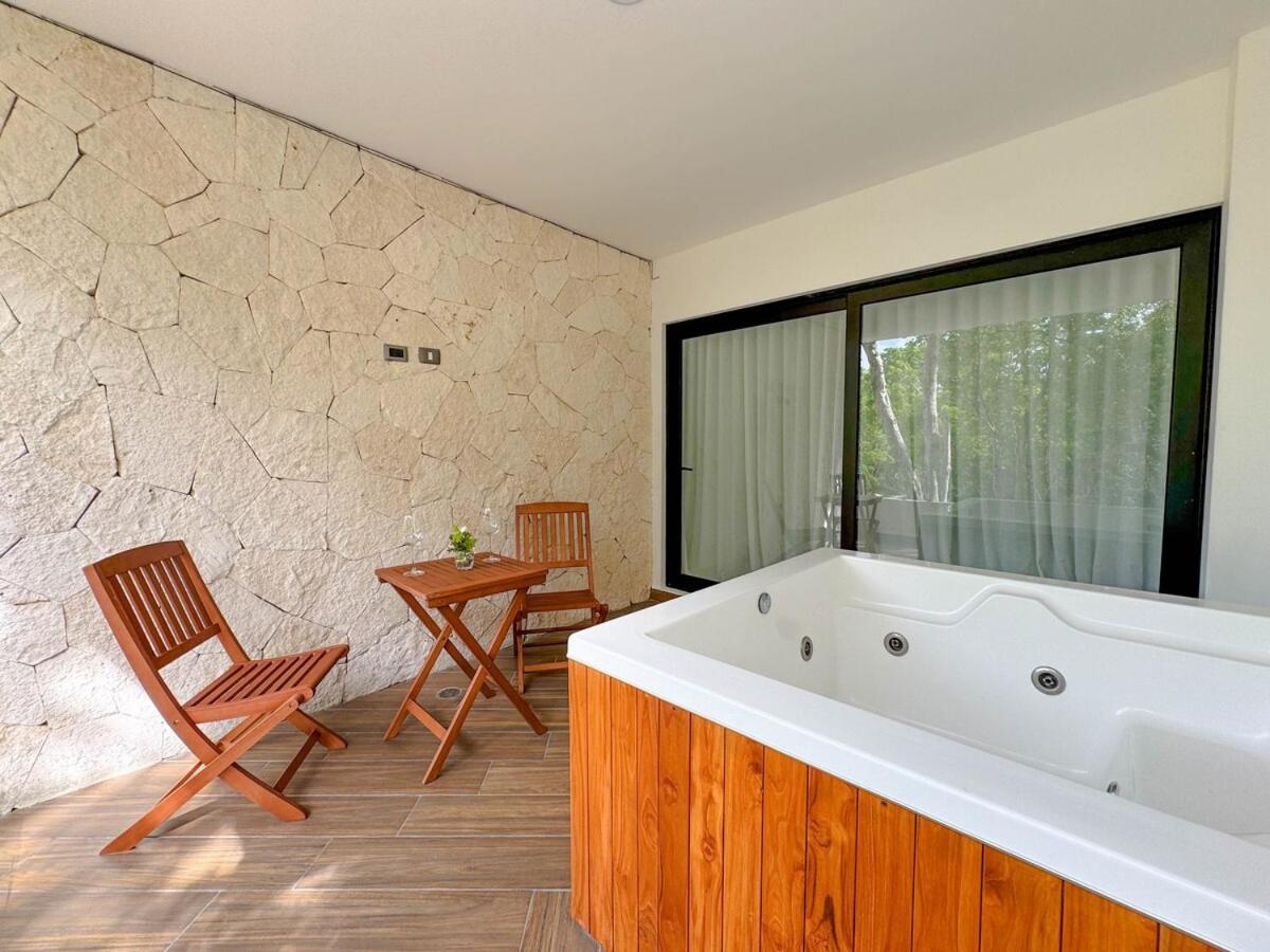Incredible Studio With Jacuzzi Naia C19