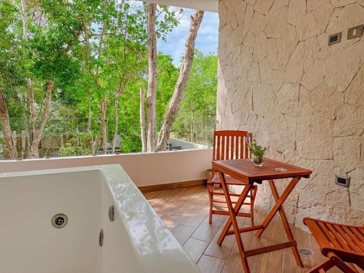 Incredible Studio With Jacuzzi Naia C19