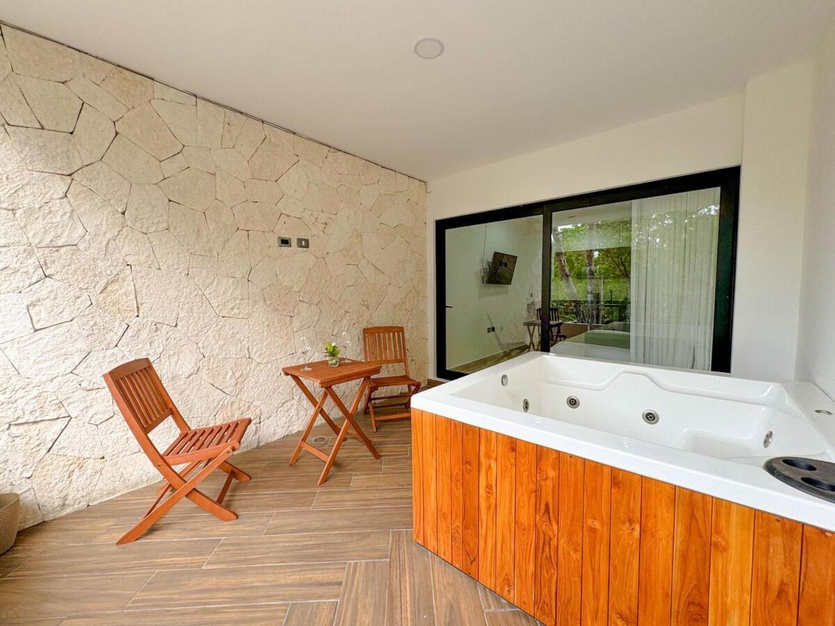 Incredible Studio With Jacuzzi Naia C19