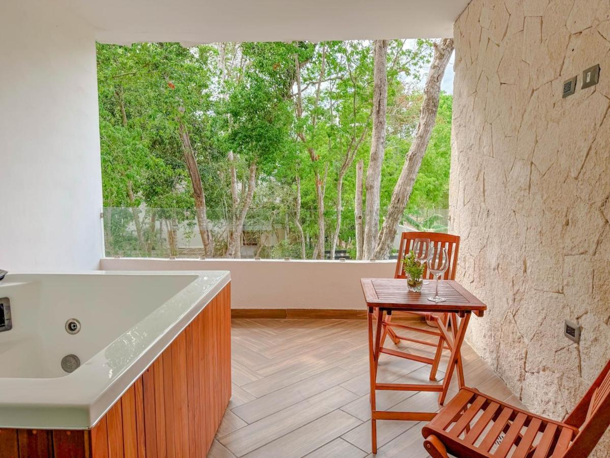 Incredible Studio With Jacuzzi Naia C19