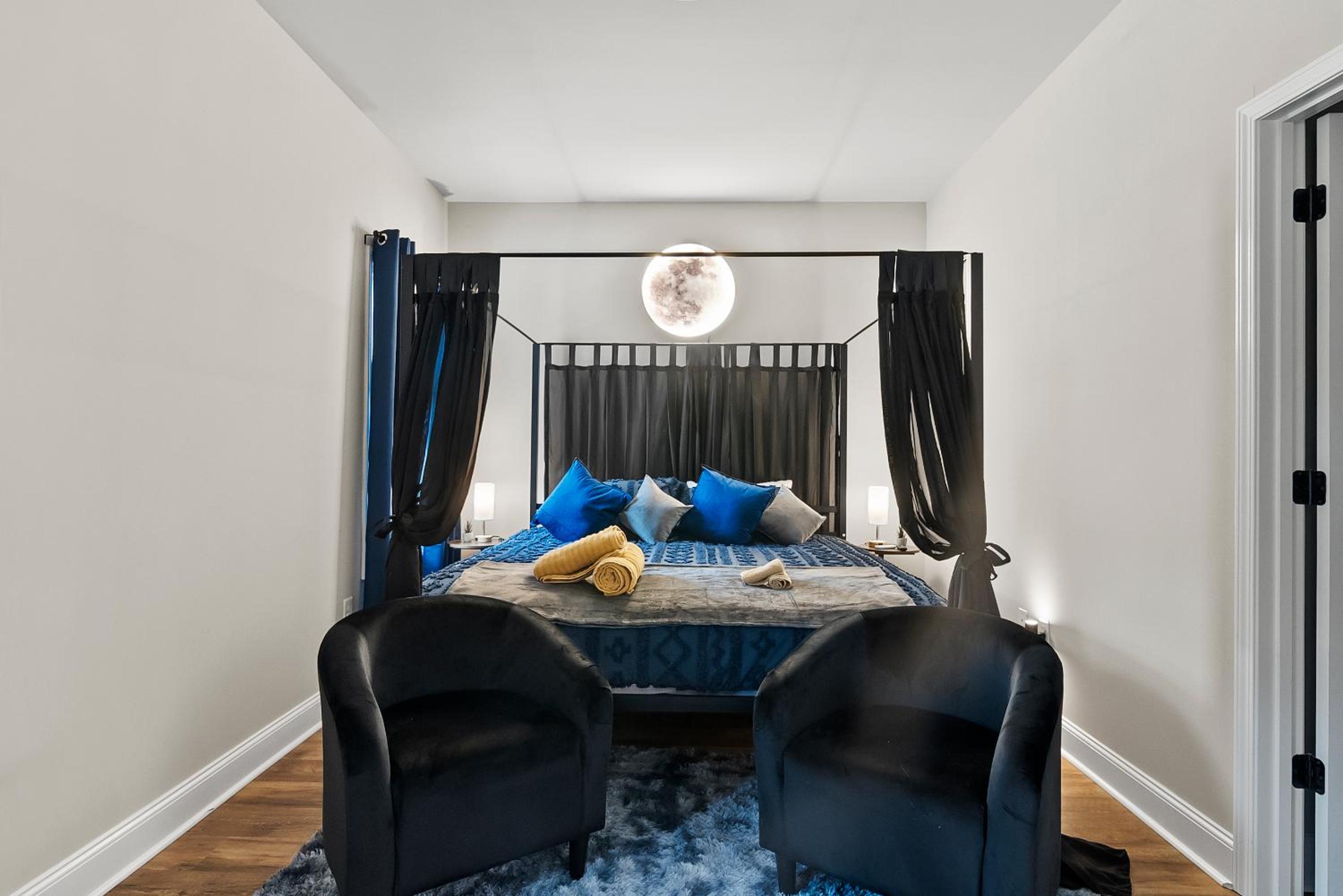 4 King Beds - 2 Game Rooms - Sleeps 24, By DT & UGA