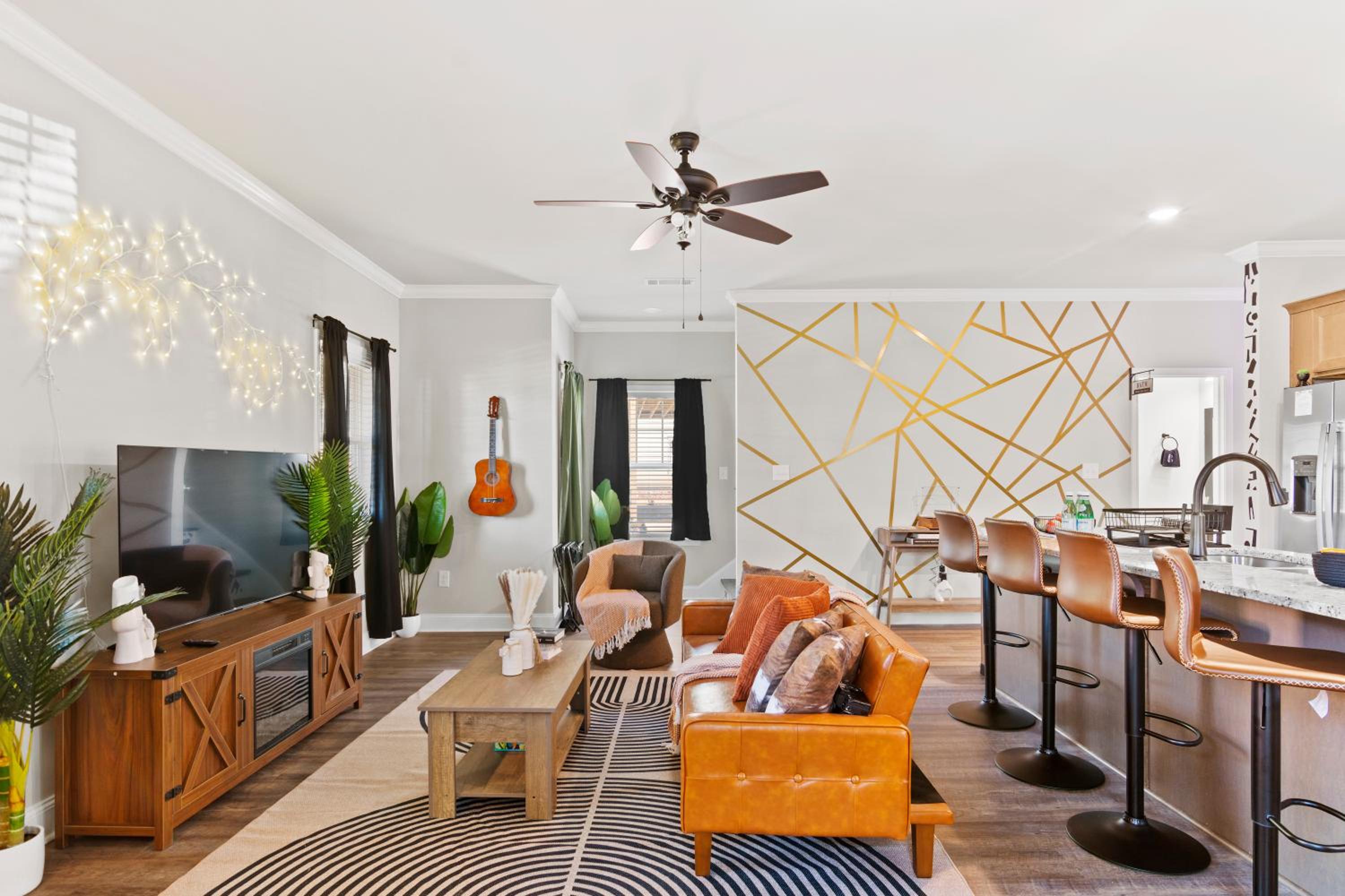 4 King Beds - 2 Game Rooms - Sleeps 24, By DT & UGA