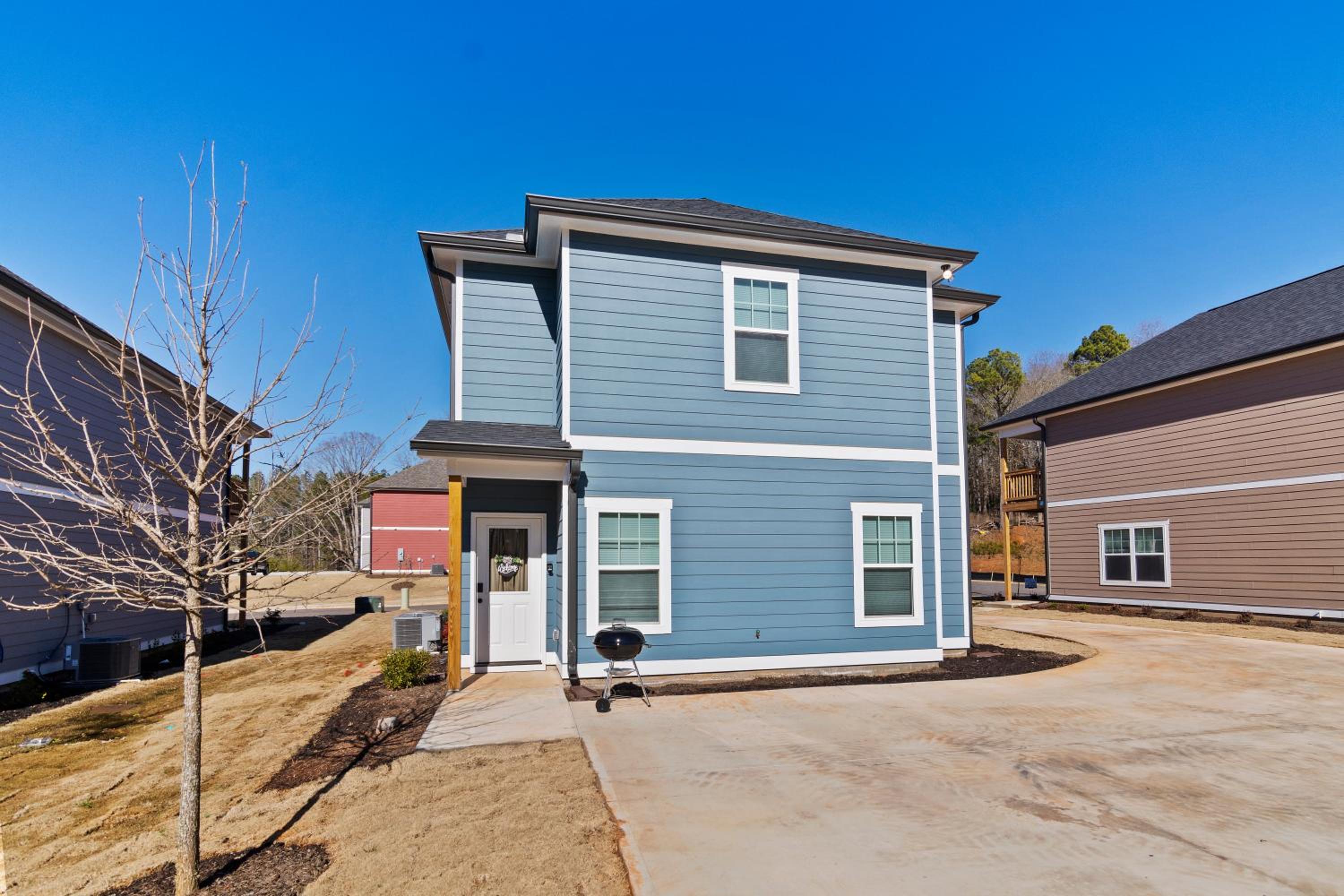 4 King Beds - 2 Game Rooms - Sleeps 24, By DT & UGA