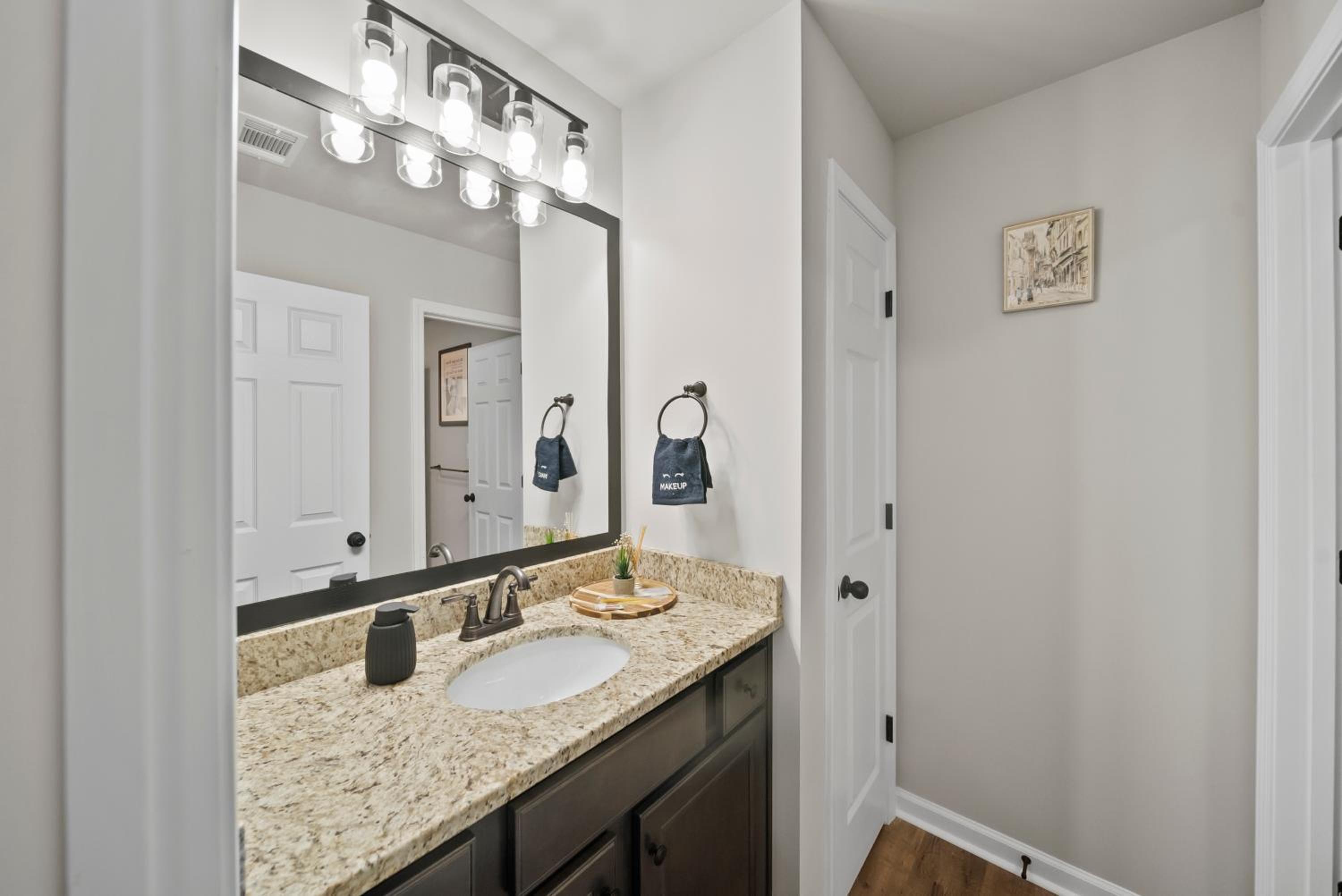 4 King Beds - 2 Game Rooms - Sleeps 24, By DT & UGA
