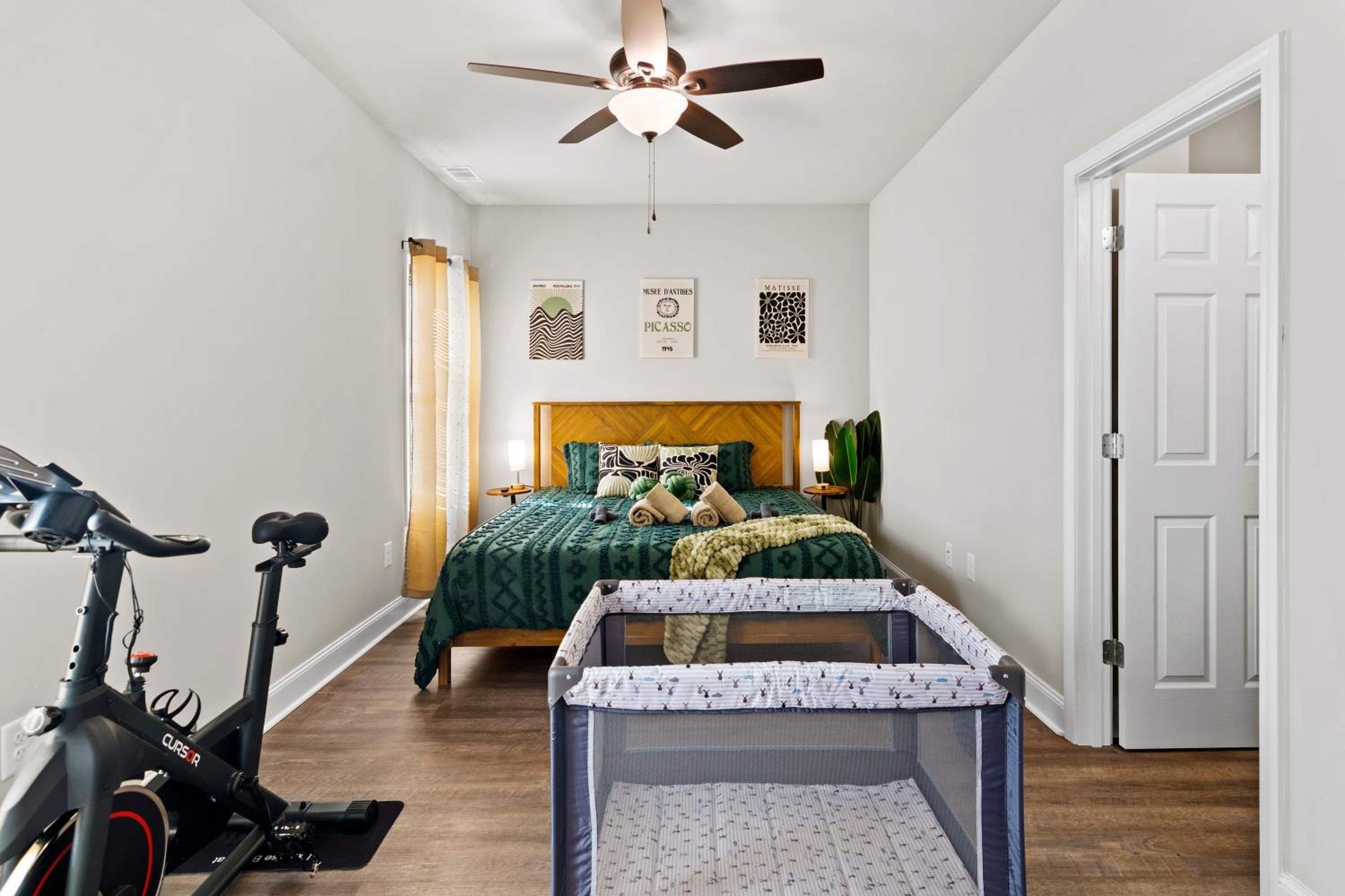 4 King Beds - 2 Game Rooms - Sleeps 24, By DT & UGA