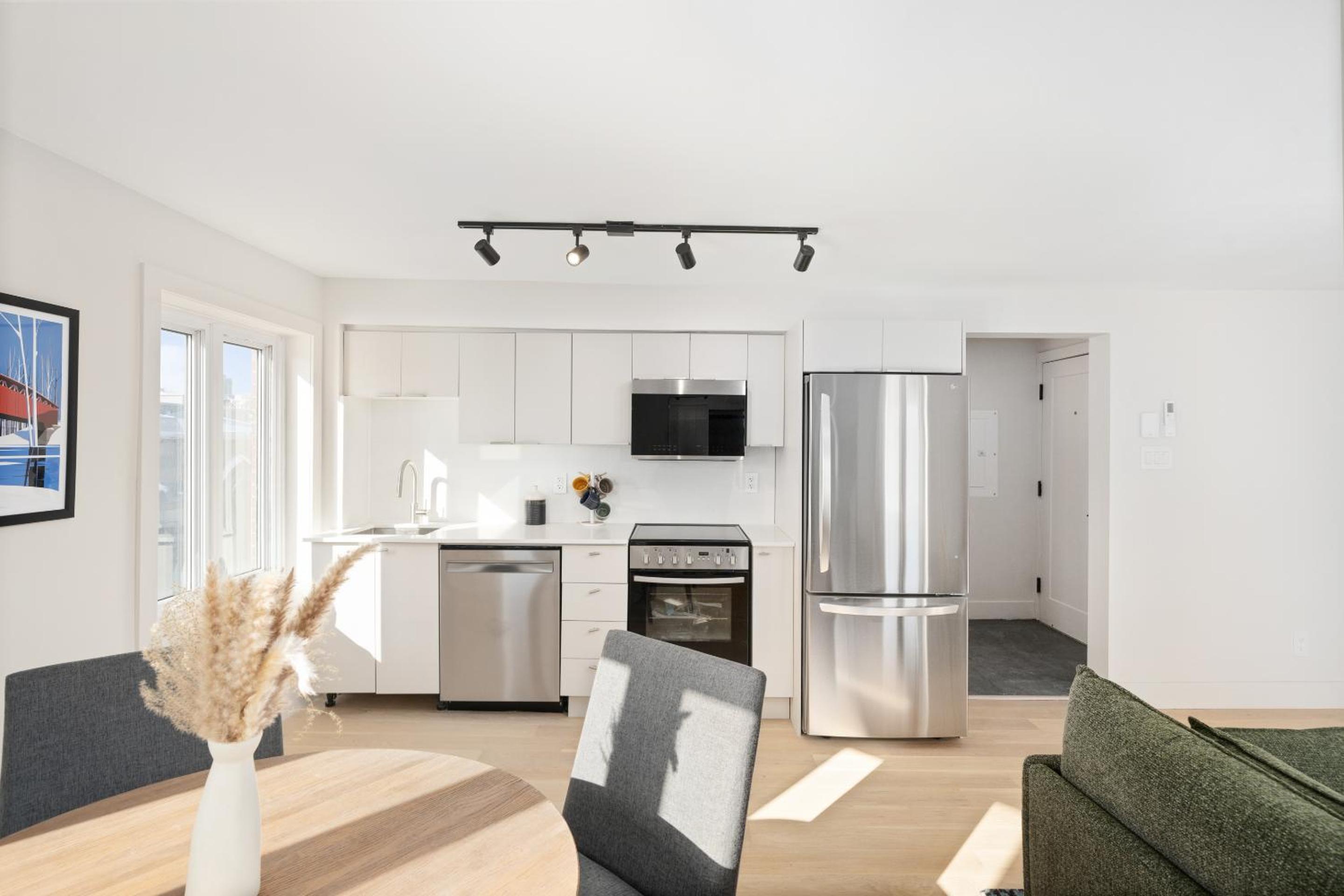 MTL Central Stay Apartments