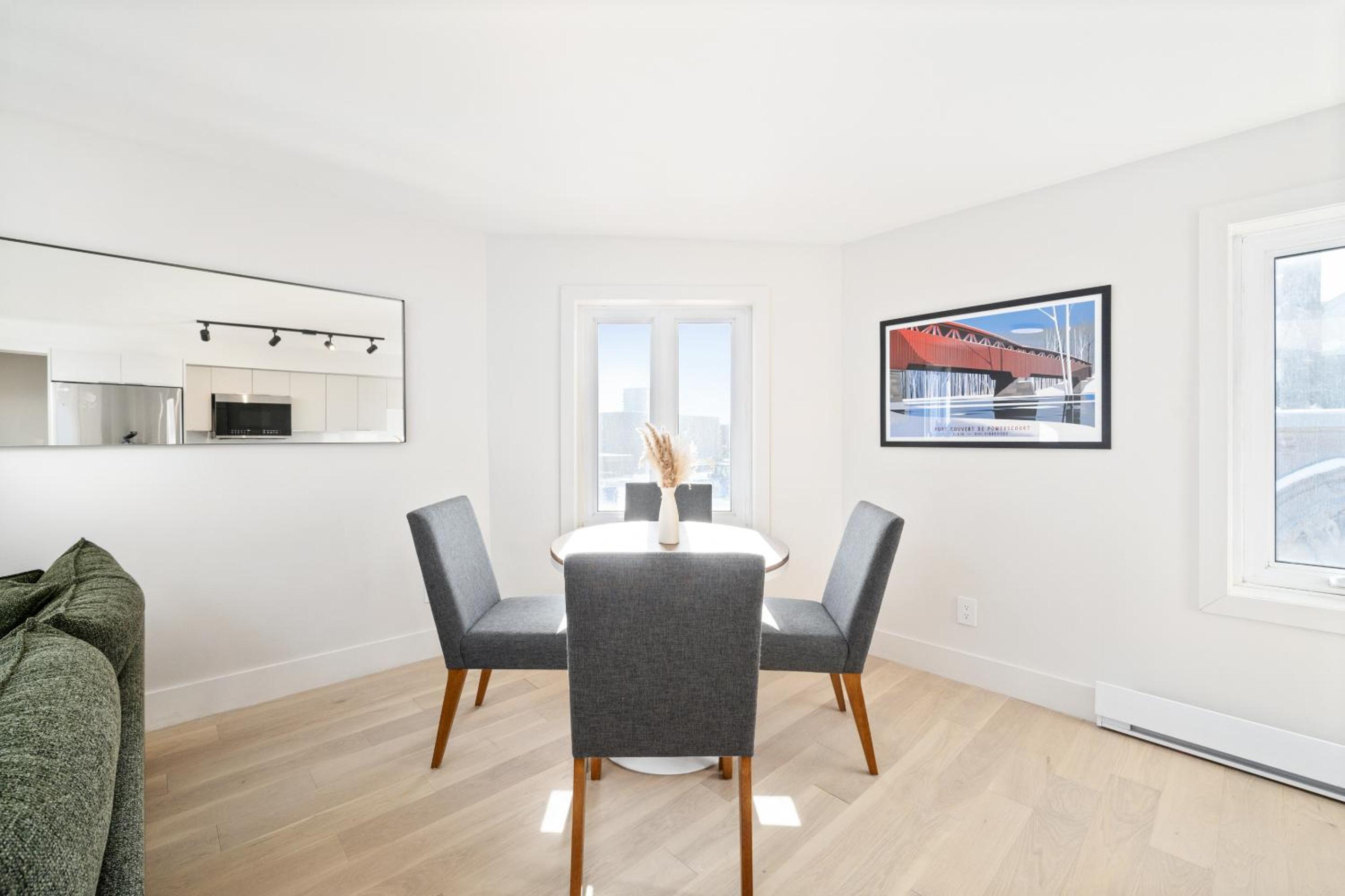 MTL Central Stay Apartments