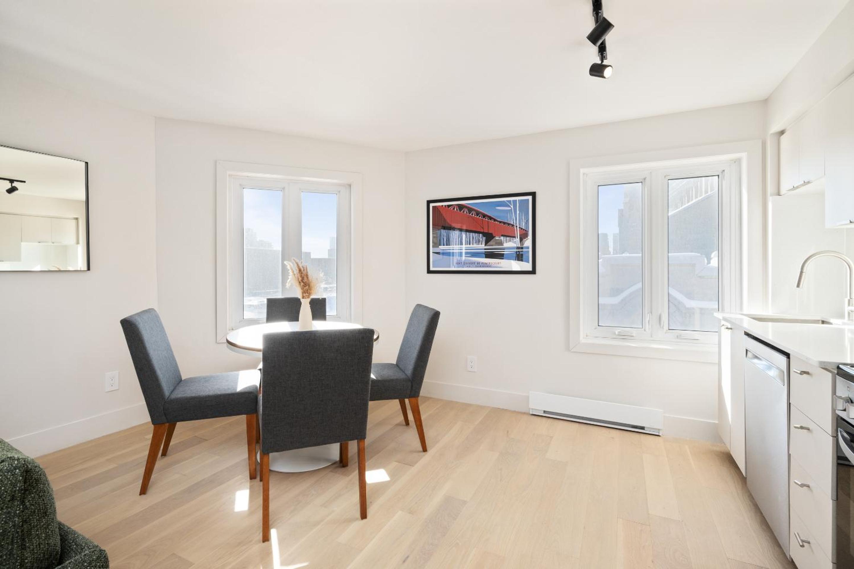 MTL Central Stay Apartments