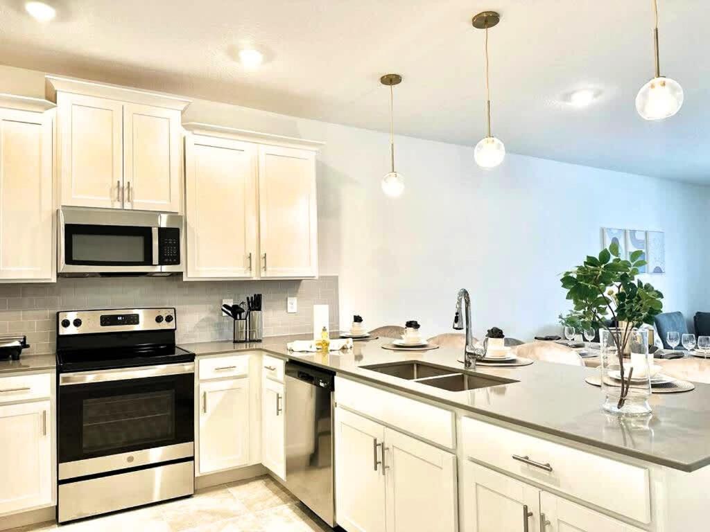 3BR Resort Condo with Waterpark near Disney