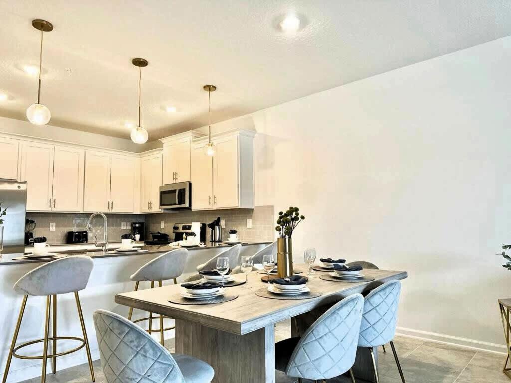 3BR Resort Condo with Waterpark near Disney