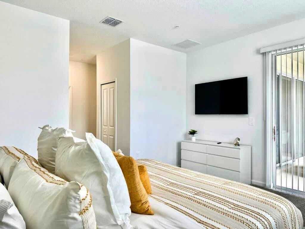 3BR Resort Condo with Waterpark near Disney