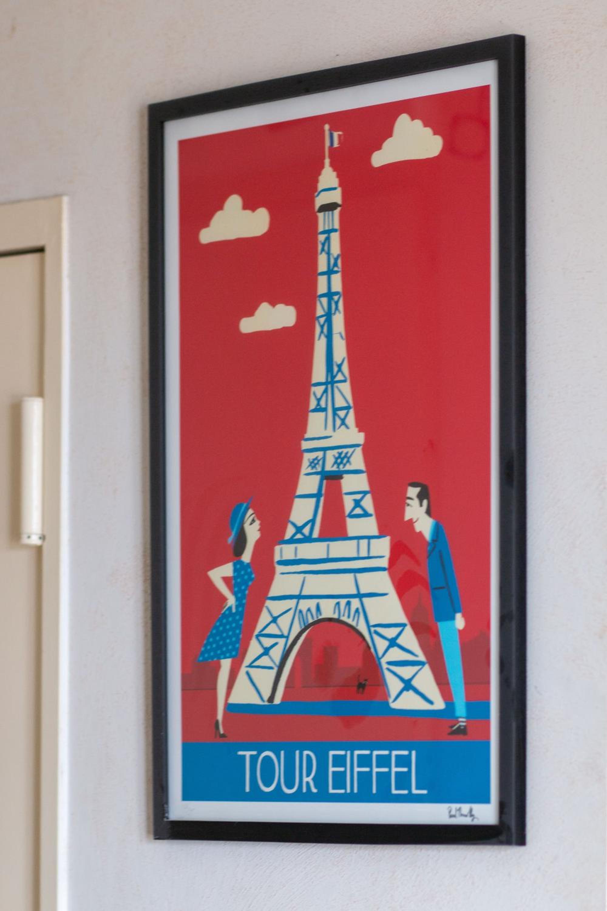 Le Palacio, Vue Tour Eiffel entre Paris et Disneyland