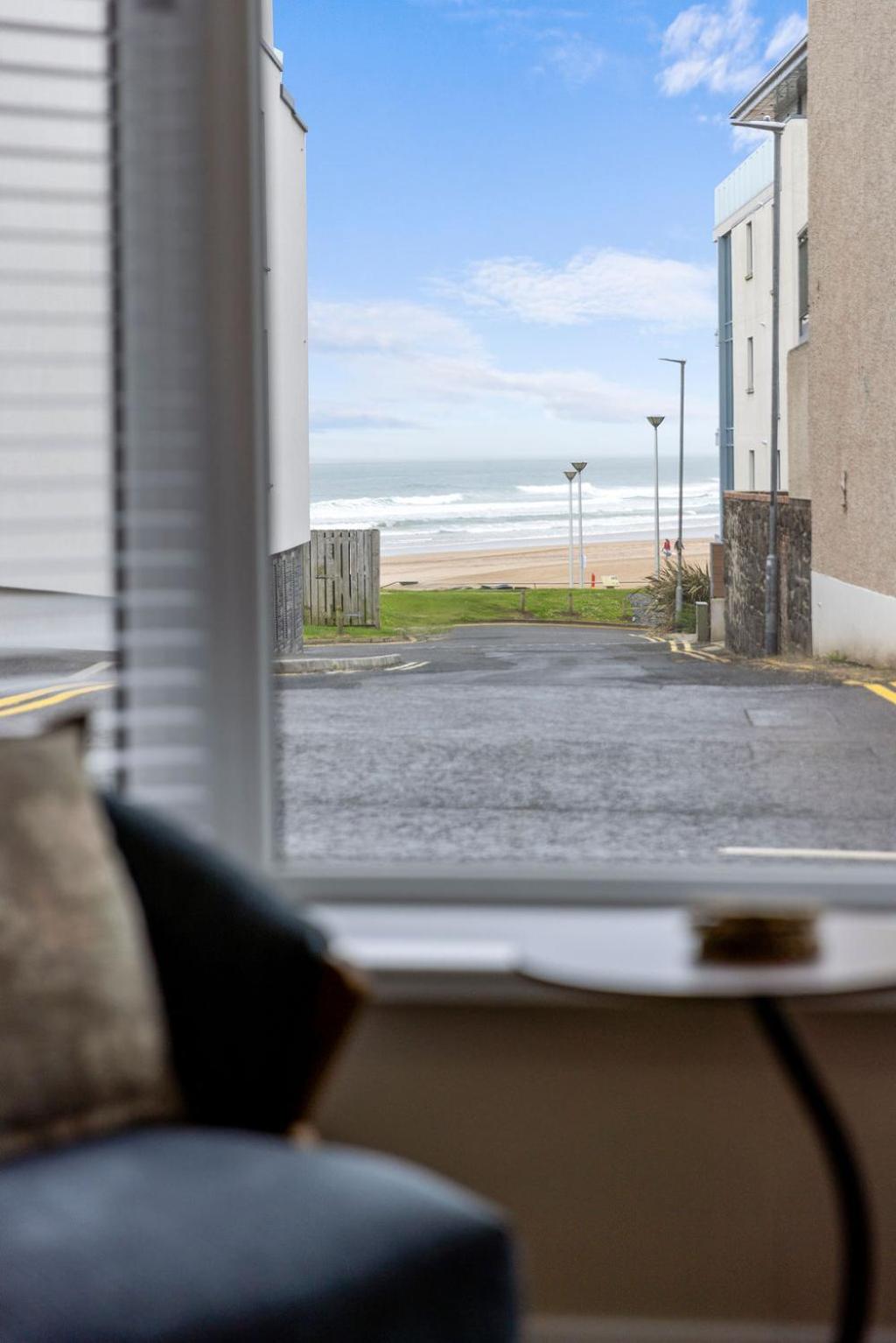 Roe Retreat by the sea