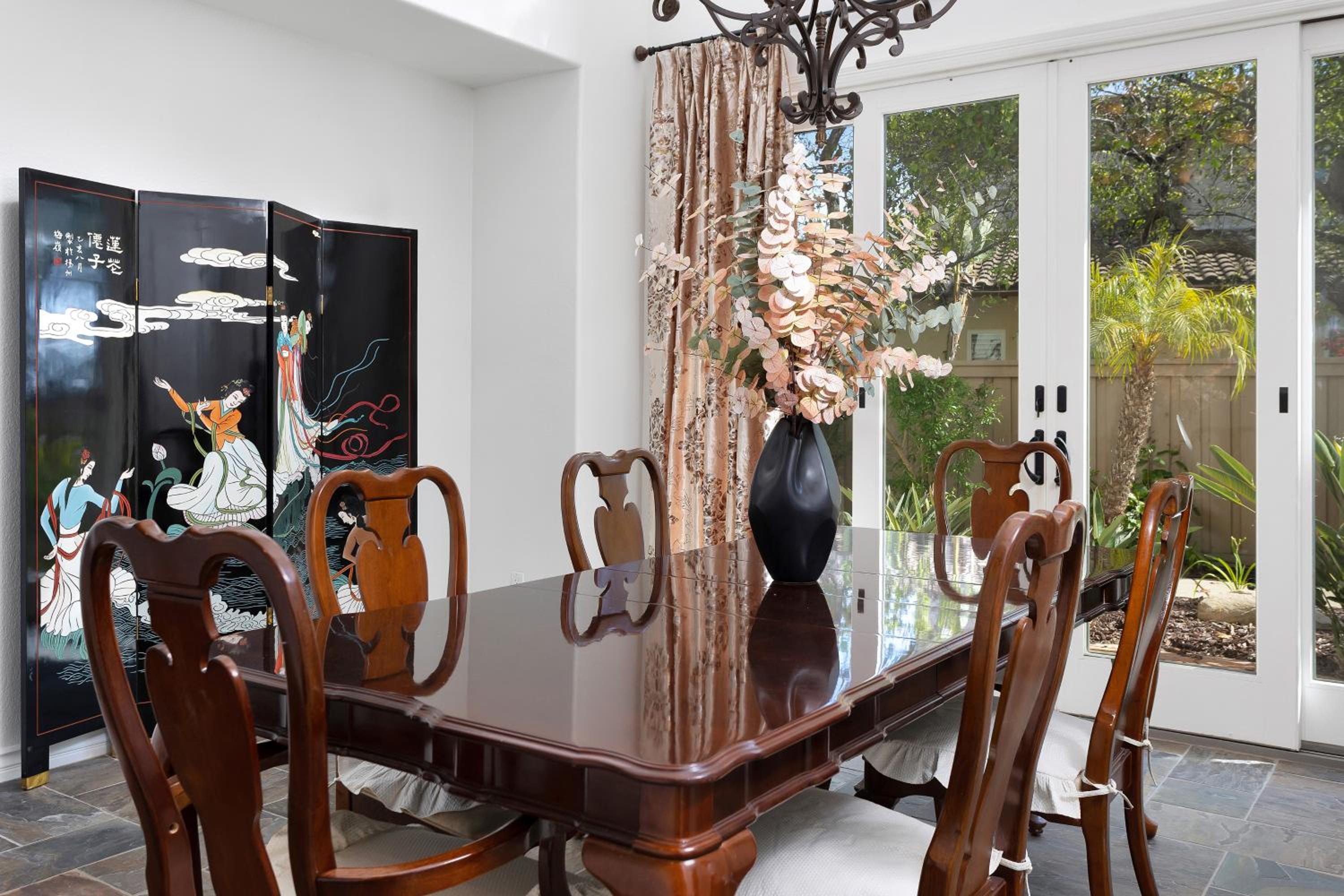 Spacious Luxury home in Gated Community with Resort Pool & Scenic Views