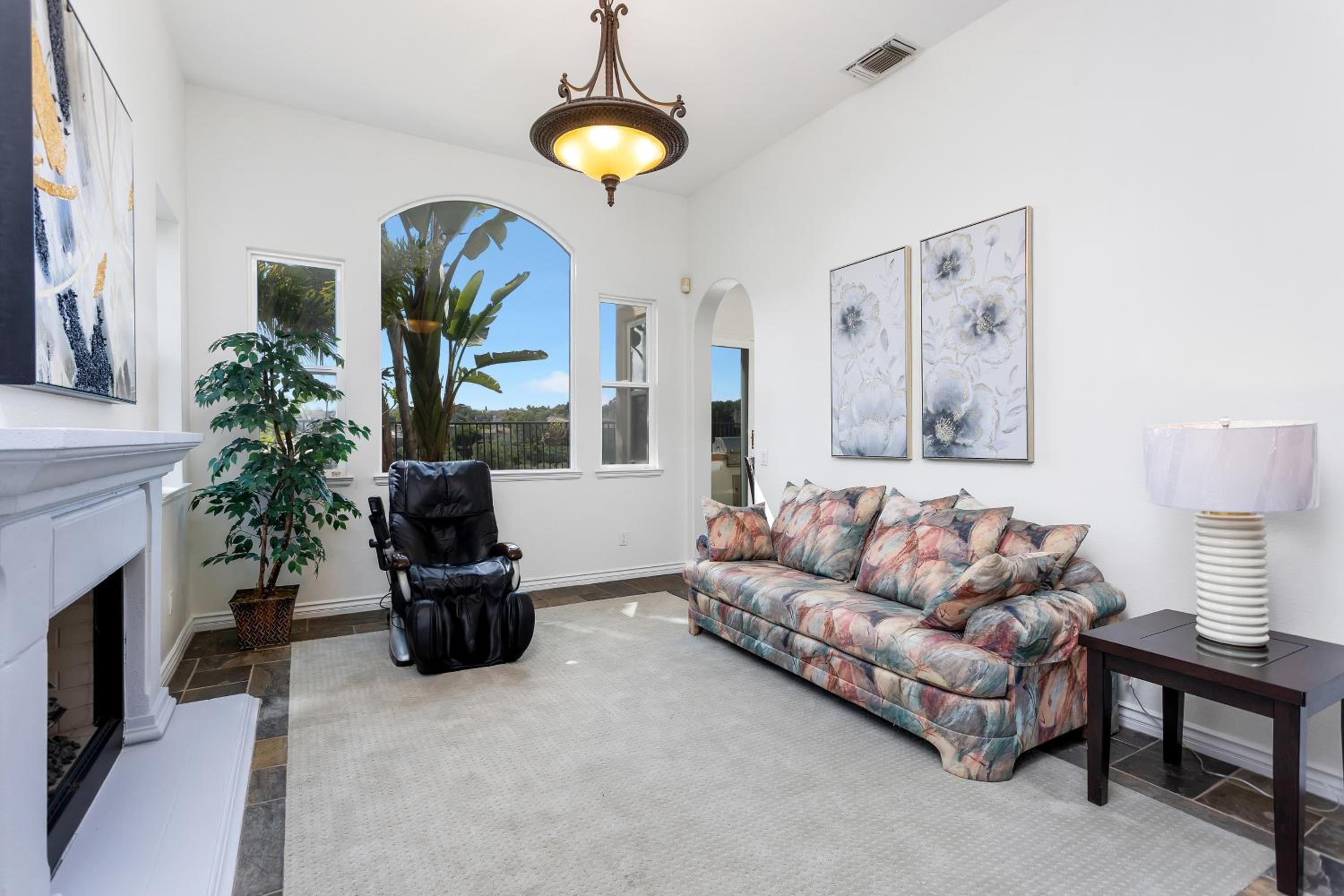 Spacious Luxury home in Gated Community with Resort Pool & Scenic Views
