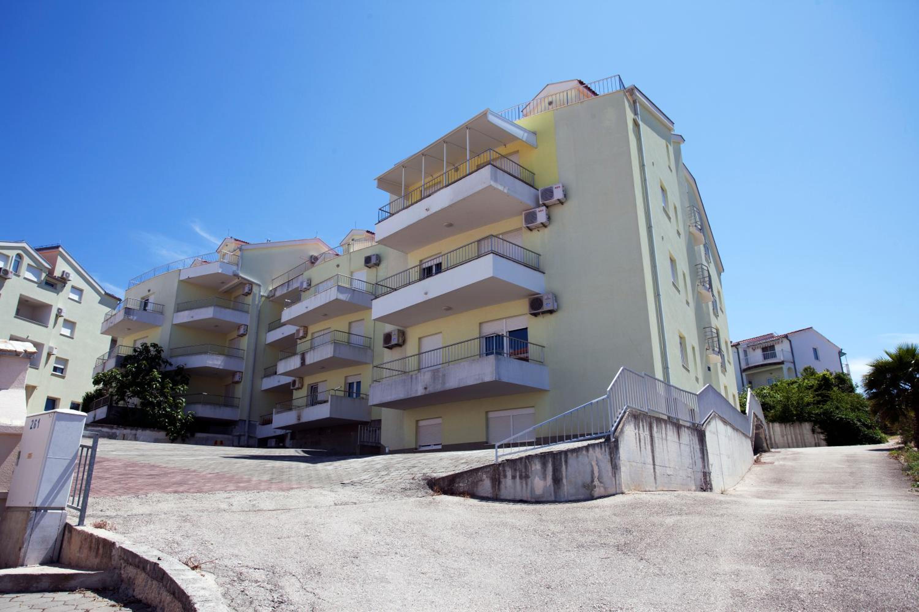 Penthouse Paulina - Large Sunny Terrace - Seaview - 250m to Beach and Restaurants - Free Parking - Trogir and Ciovo - 15 minutes to airport view 5