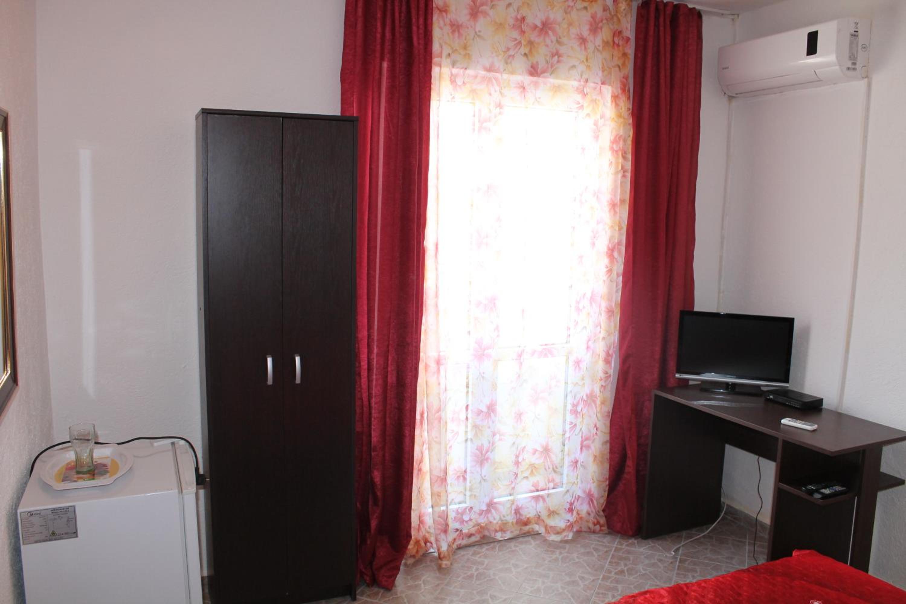 Rooms and Apartments Milana view 2