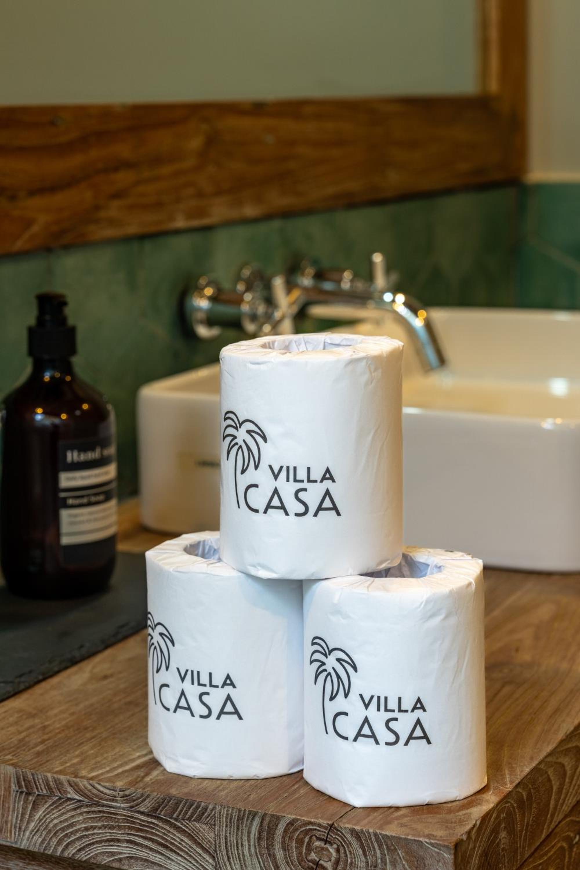 Villa Casa Gili T 4BR Villa, Pool, Gym & Bikes
