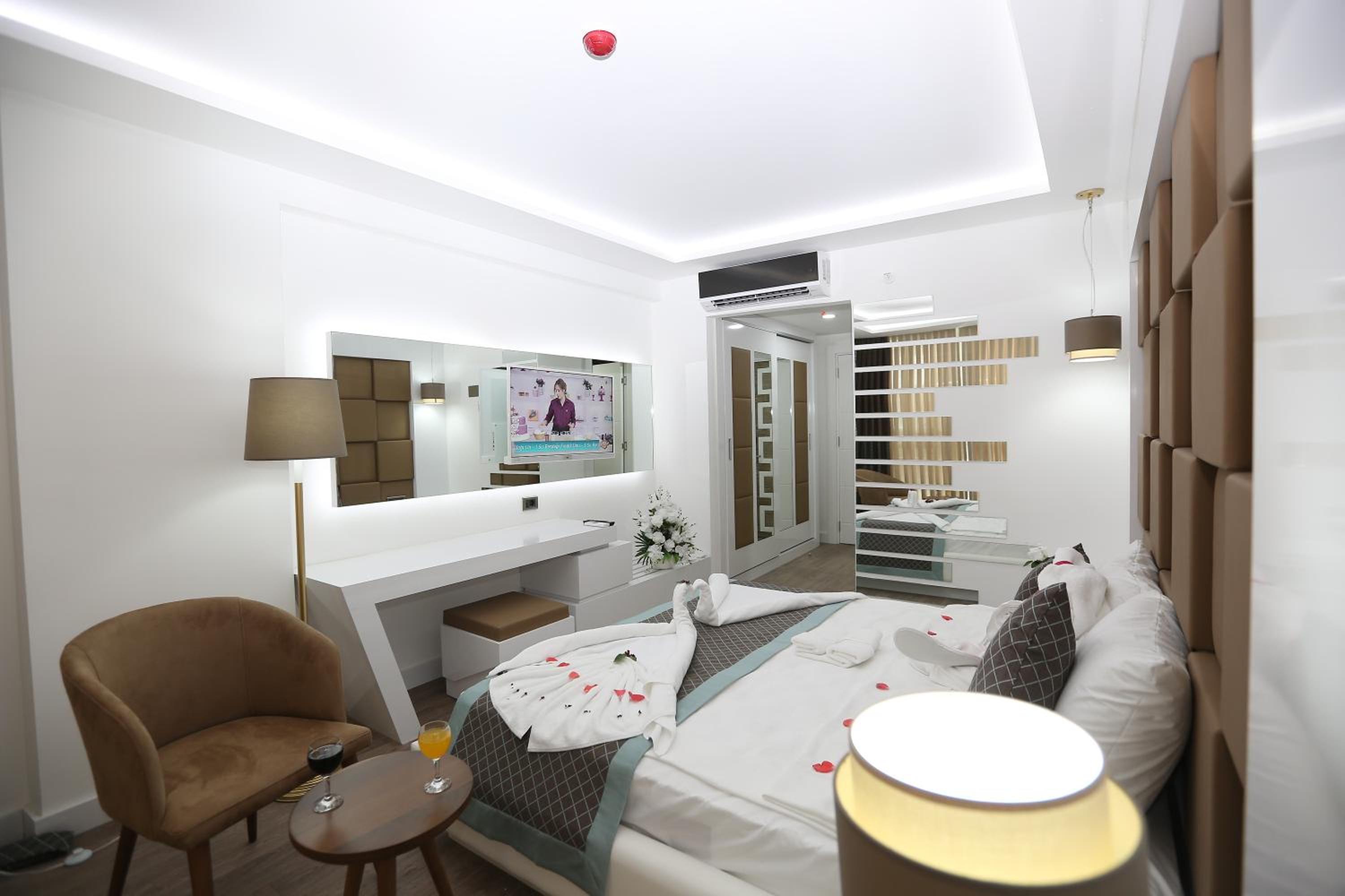 Elips Royal Hotel & SPA - Image 53