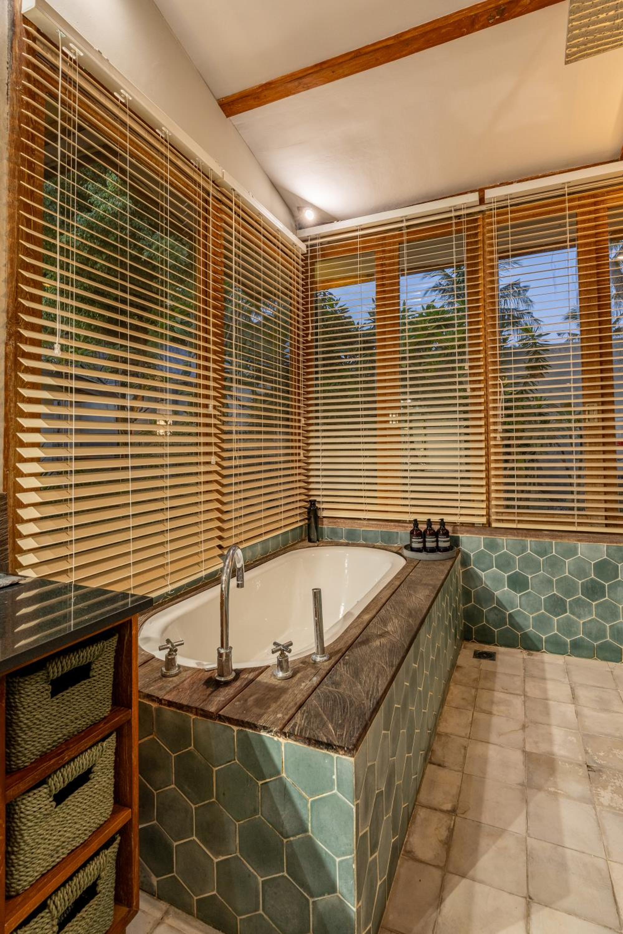 Villa Casa Gili T 4BR Villa, Pool, Gym & Bikes