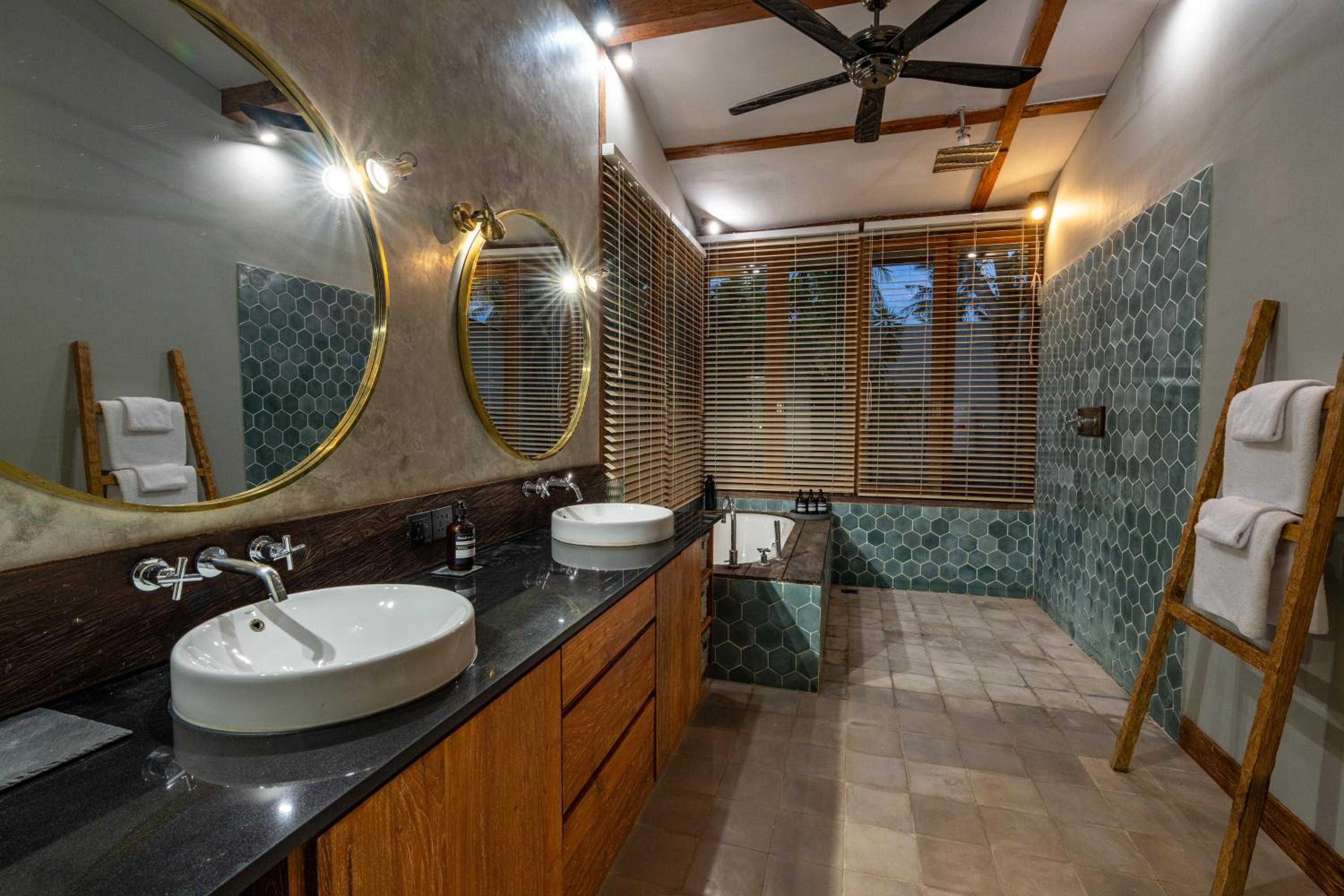Villa Casa Gili T 4BR Villa, Pool, Gym & Bikes