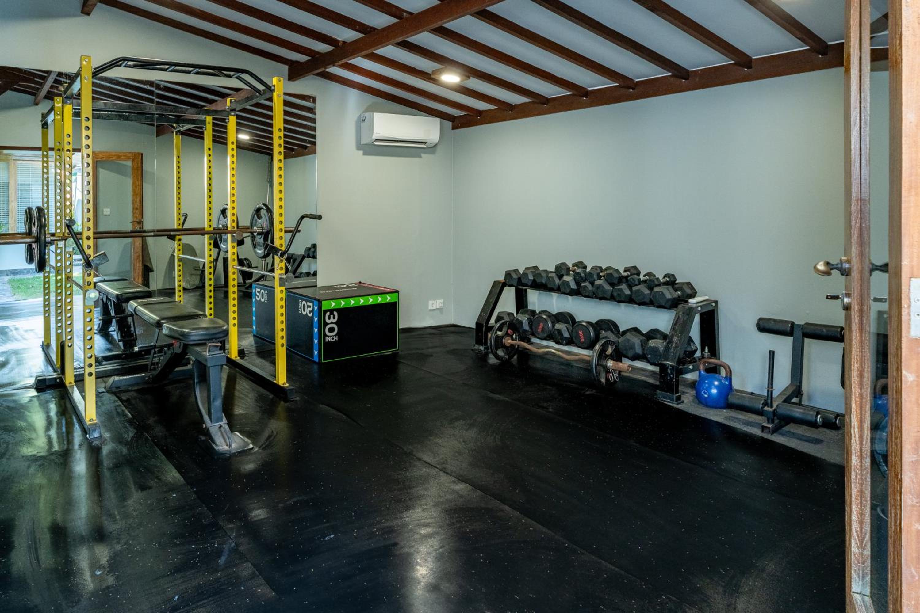 Villa Casa Gili T 4BR Villa, Pool, Gym & Bikes