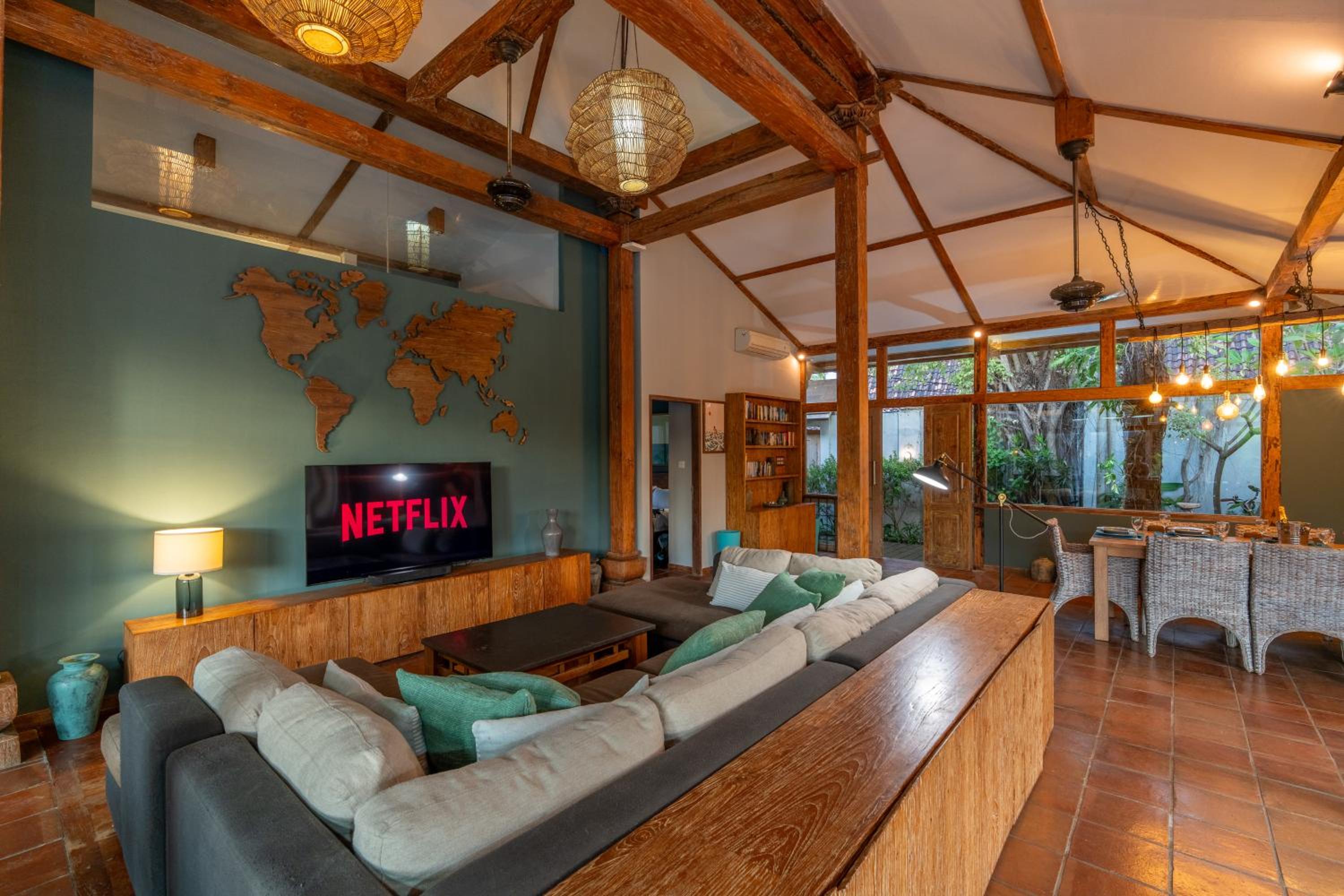 Villa Casa Gili T 4BR Villa, Pool, Gym & Bikes
