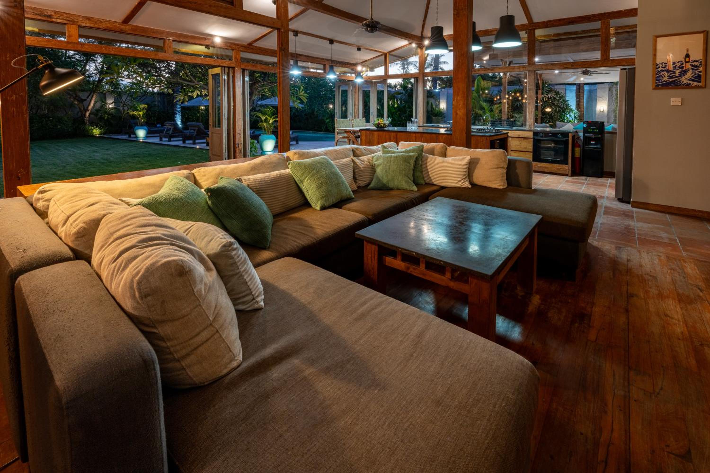 Villa Casa Gili T 4BR Villa, Pool, Gym & Bikes