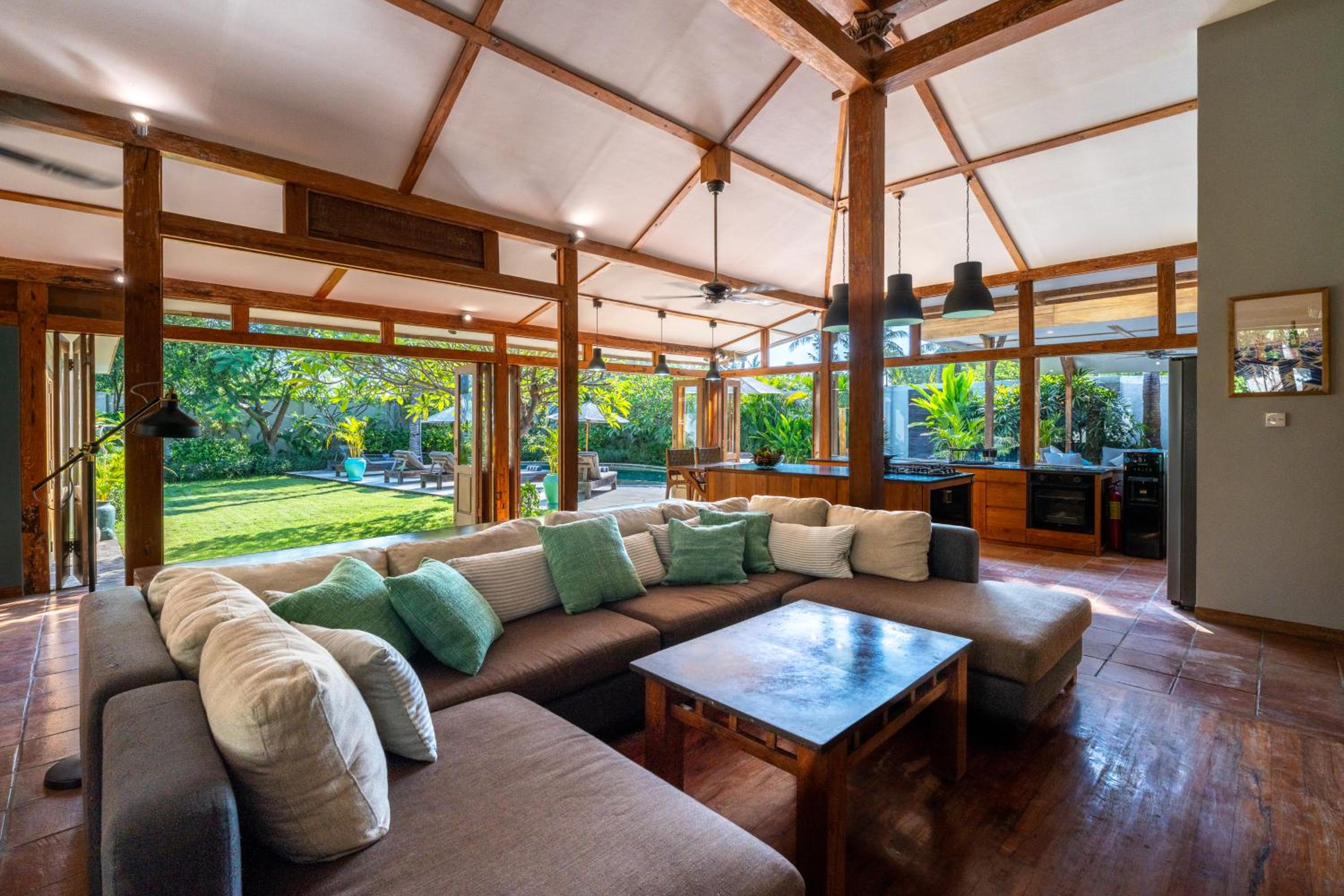 Villa Casa Gili T 4BR Villa, Pool, Gym & Bikes