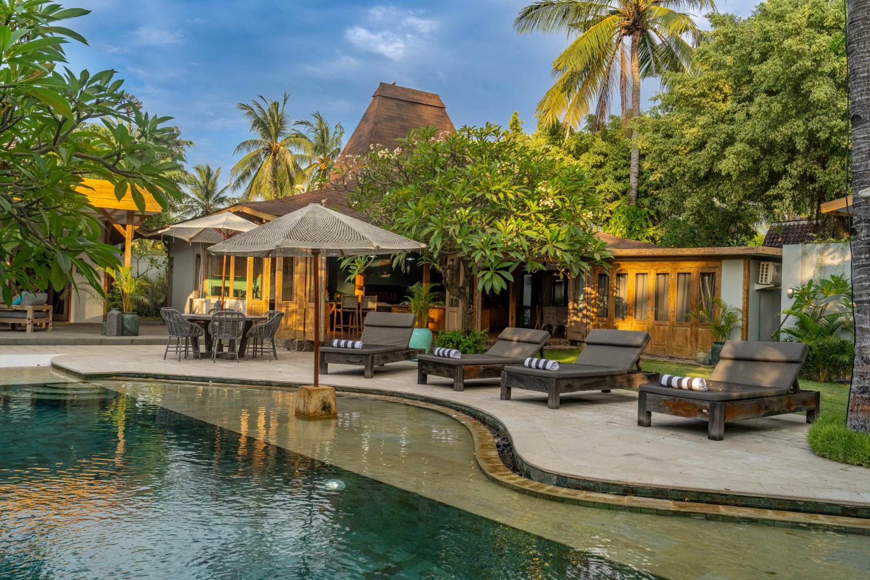 Villa Casa Gili T 4BR Villa, Pool, Gym & Bikes