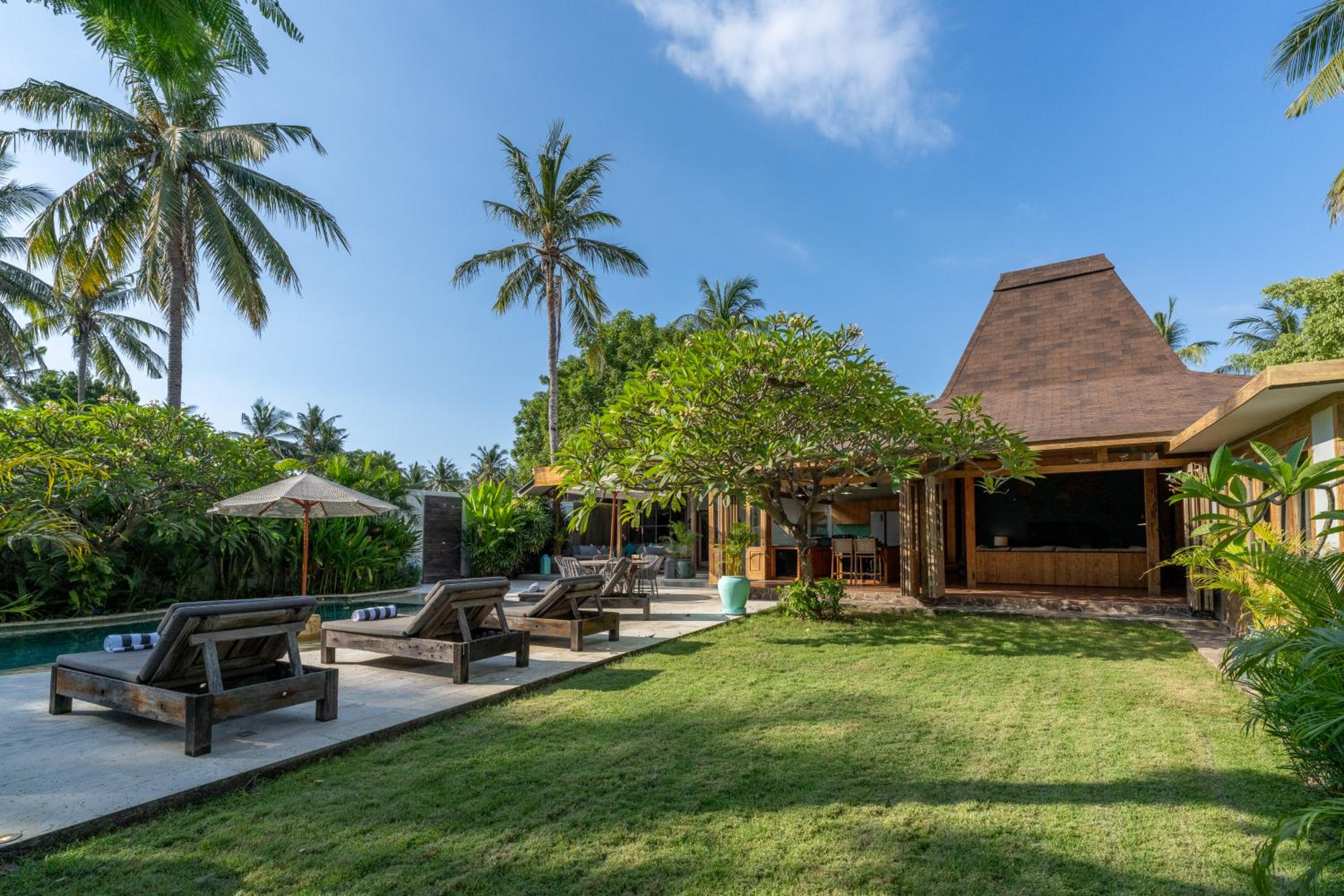 Villa Casa Gili T 4BR Villa, Pool, Gym & Bikes
