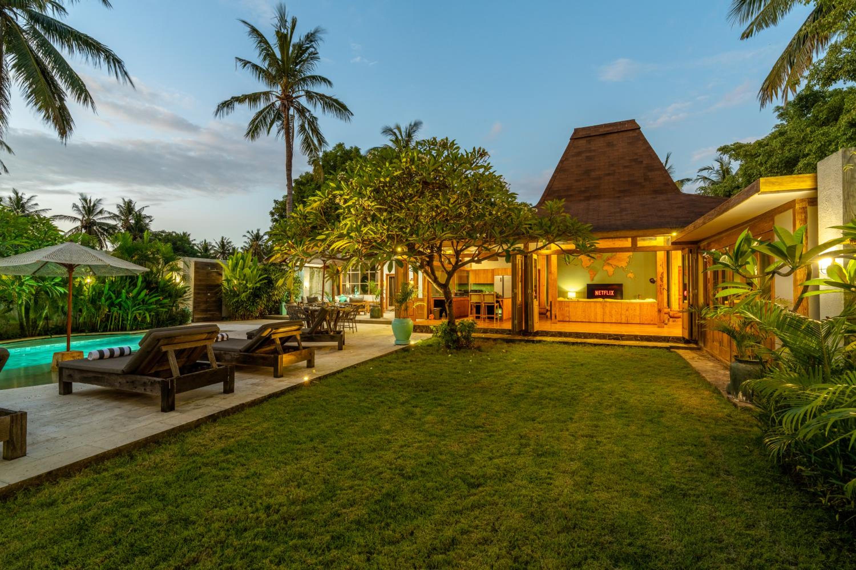 Villa Casa Gili T 4BR Villa, Pool, Gym & Bikes
