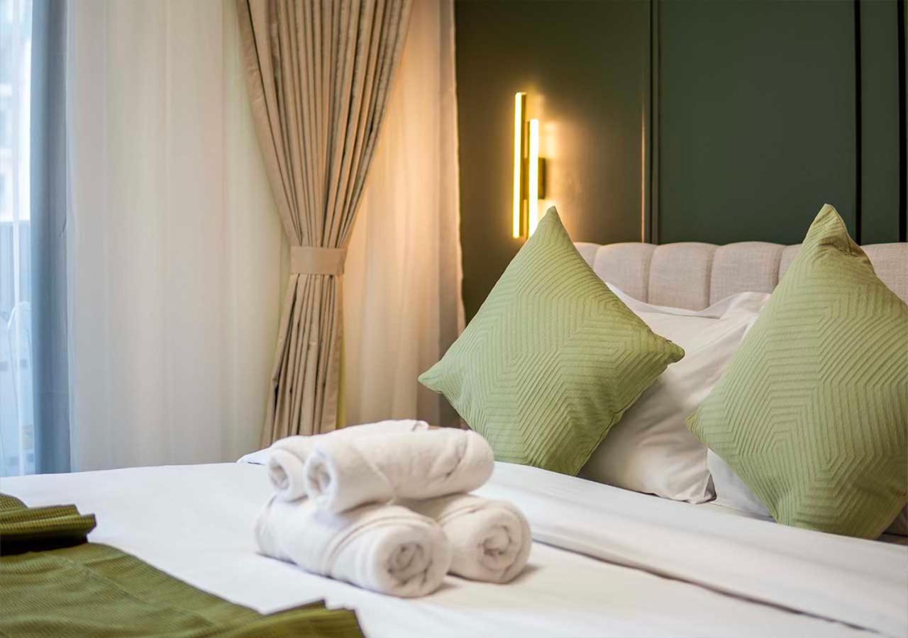 Royal Vista - Luxury 1BR Apartments at Kensington Waters