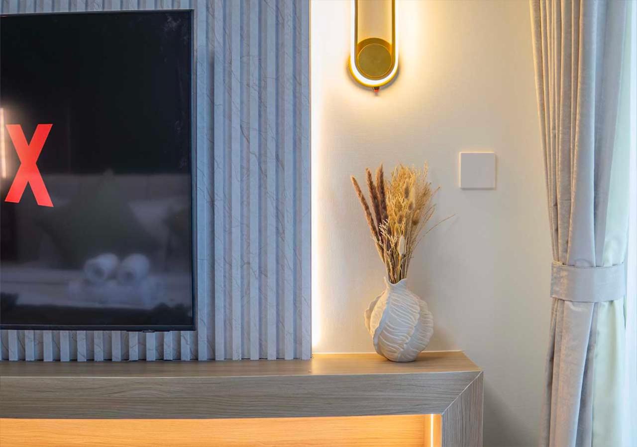 Royal Vista - Luxury 1BR Apartments at Kensington Waters